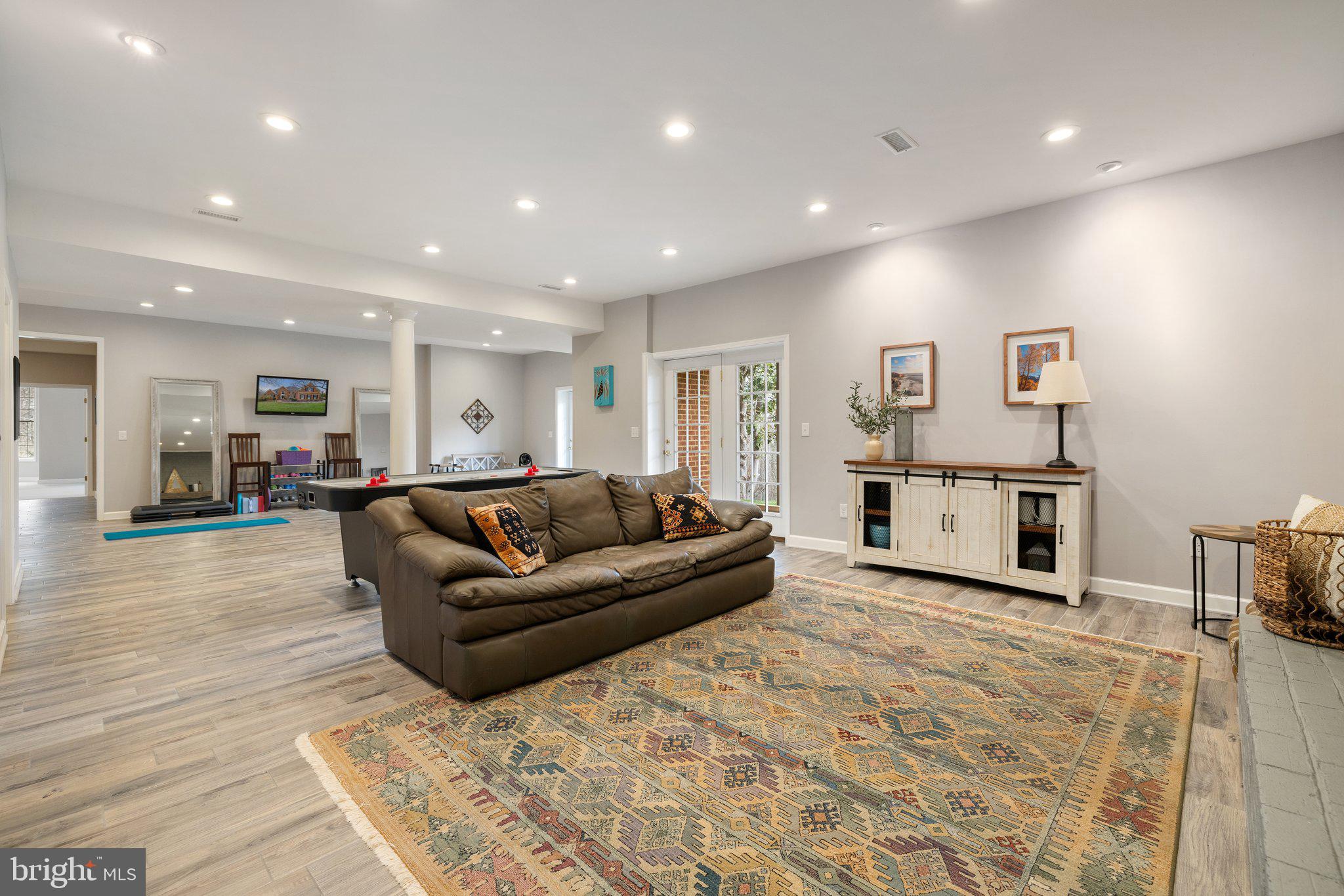 Warrenton, Virginia, 20186, United States, 6 Bedrooms Bedrooms, ,6 BathroomsBathrooms,Residential,For Sale,1914249
