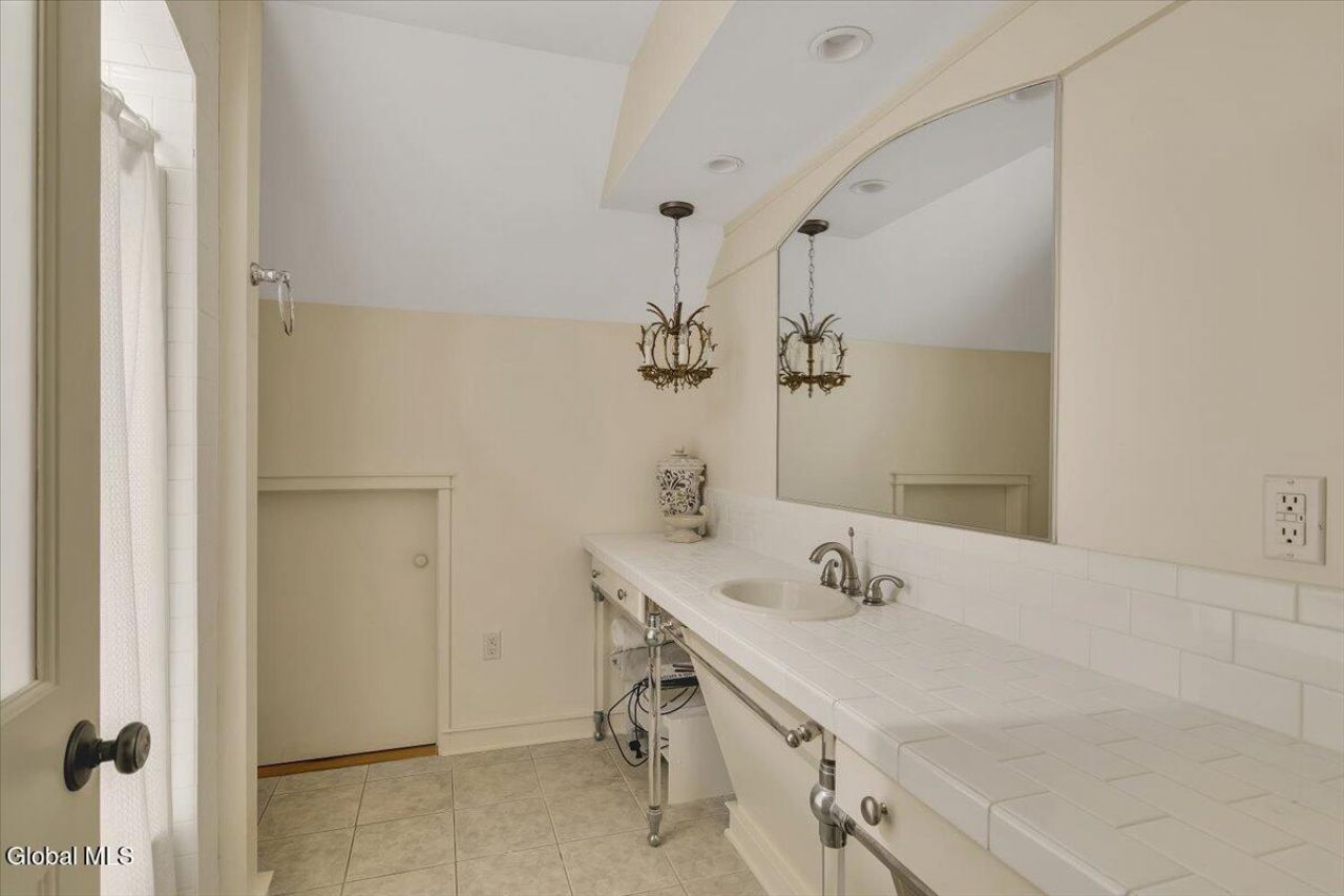 Queensbury, New York, 12804, United States, 4 Bedrooms Bedrooms, ,4 BathroomsBathrooms,Residential,For Sale,2003440