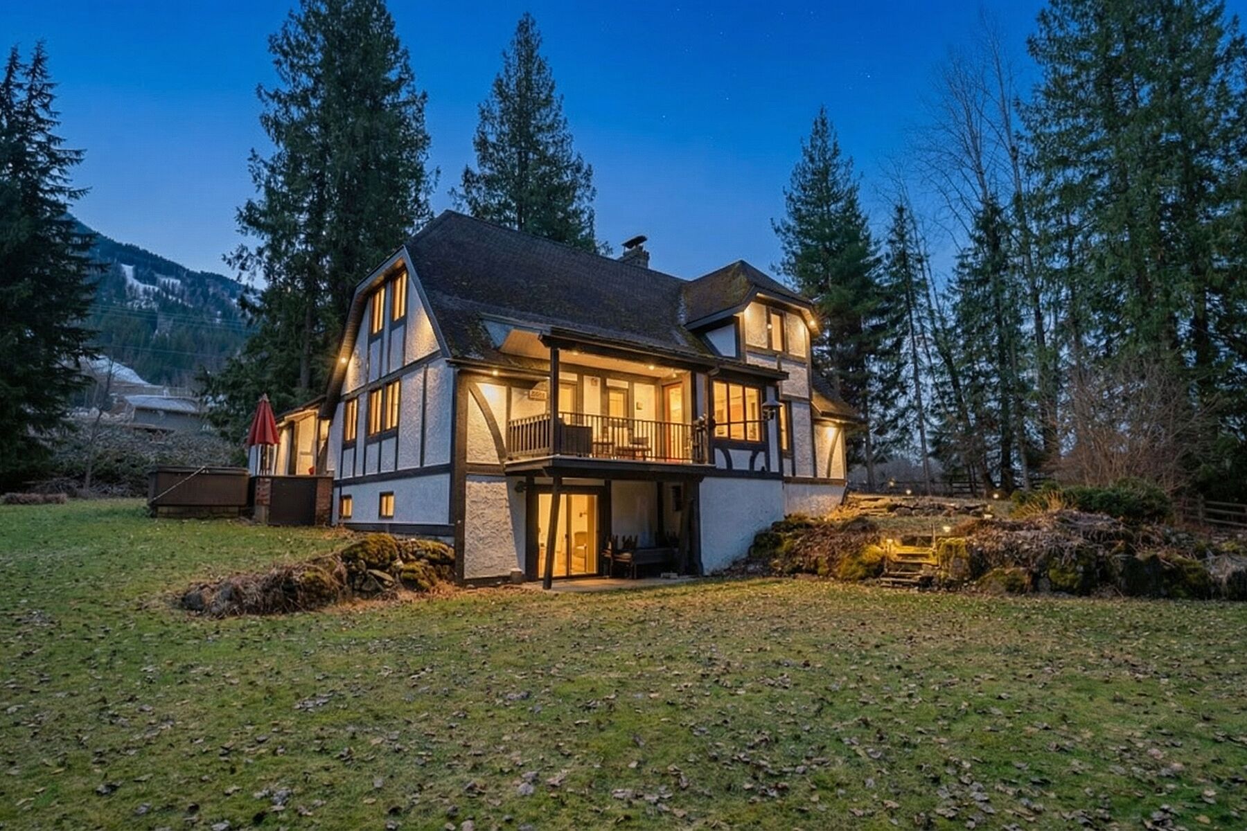  Modern Tudor Elegance - 物件實景