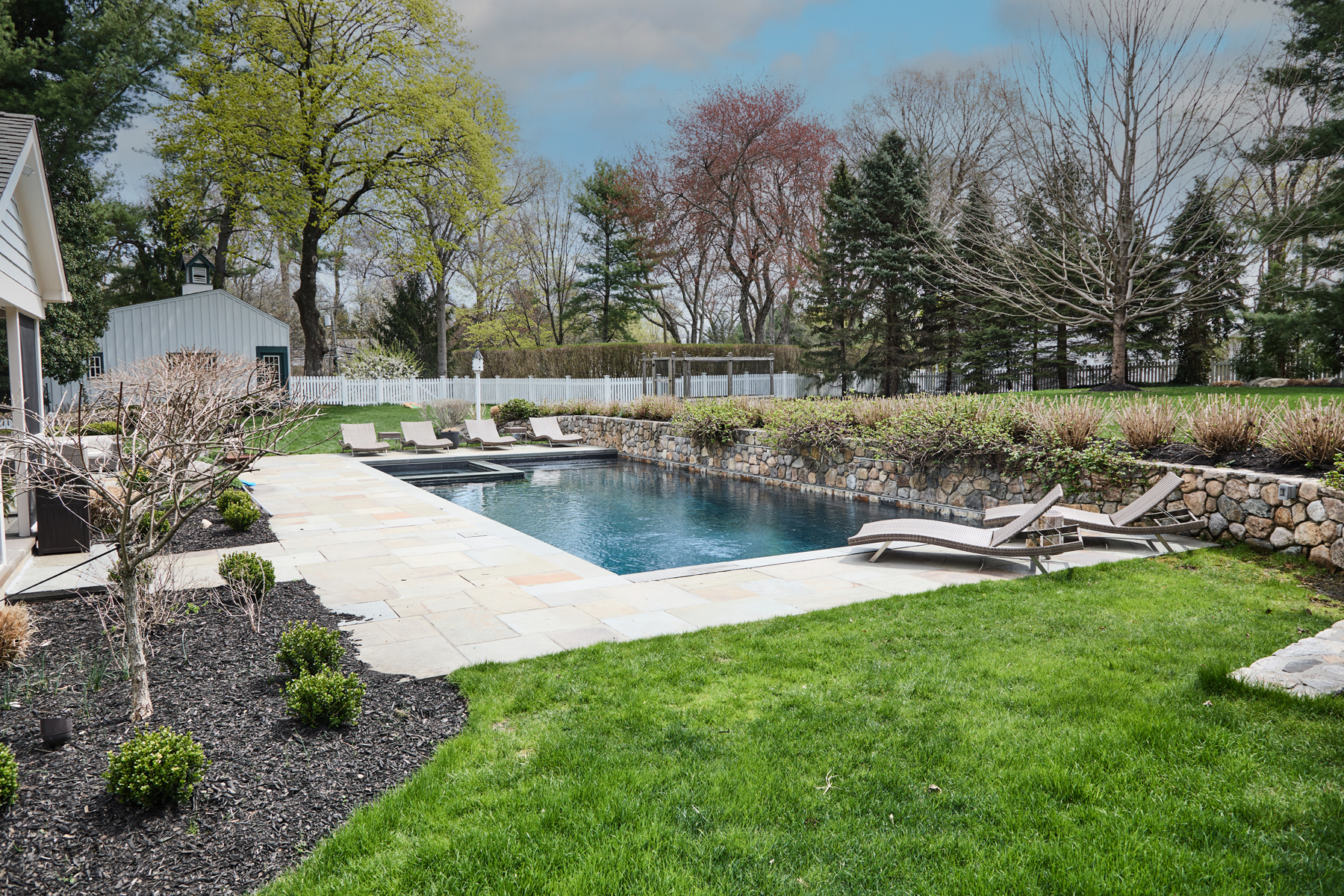  Sophisticated Architecture and Bucolic Charm - 物件實景