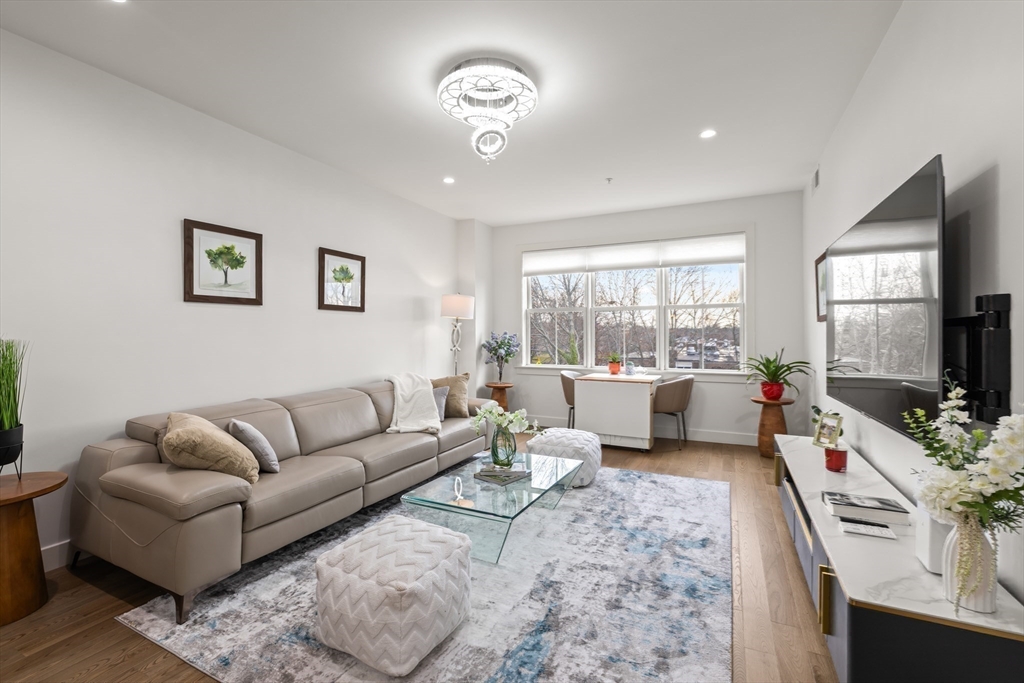 Braintree, Massachusetts, 02184, United States, 2 Bedrooms Bedrooms, ,2 BathroomsBathrooms,Residential,For Sale,2003419