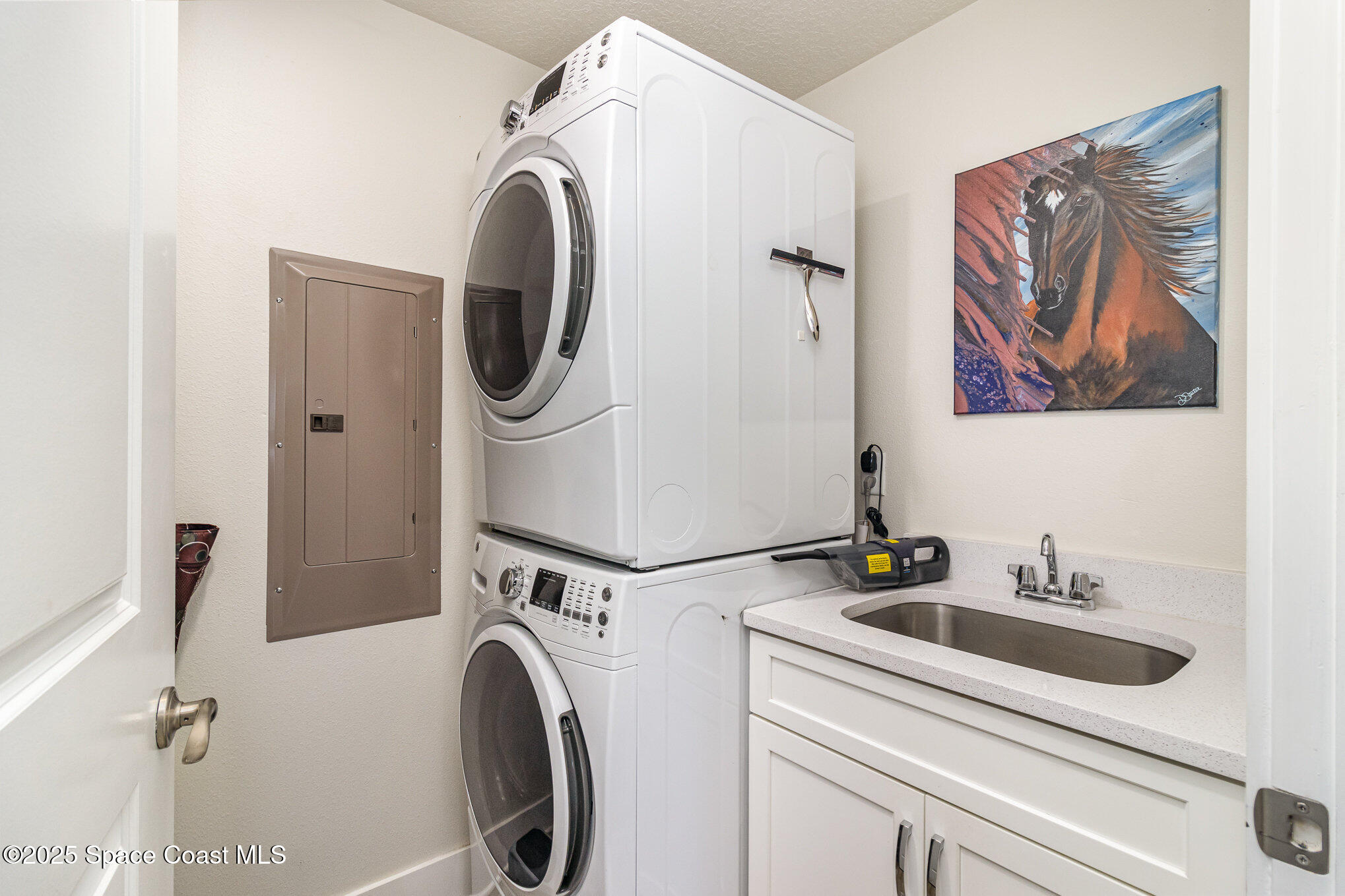 Cocoa Beach, Florida, 32931, United States, 2 Bedrooms Bedrooms, ,2 BathroomsBathrooms,Residential,For Sale,1975351