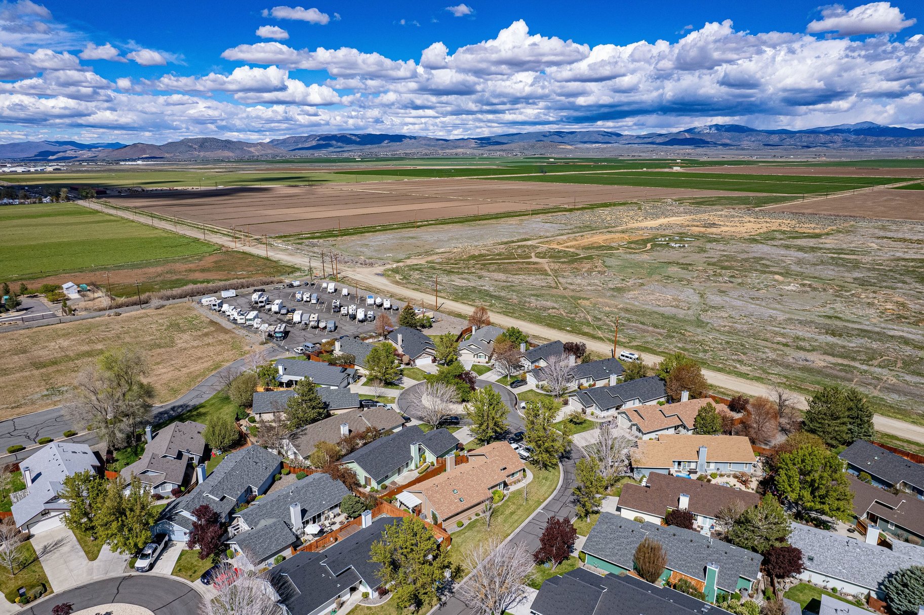  3 Bedrooms, 2 bath, 2 car garage, single level home in Minden NV - 物件實景