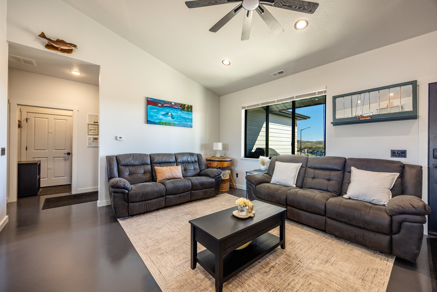 Sheridan, Wyoming, 82801, United States, 3 Bedrooms Bedrooms, ,2 BathroomsBathrooms,Residential,For Sale,1983795