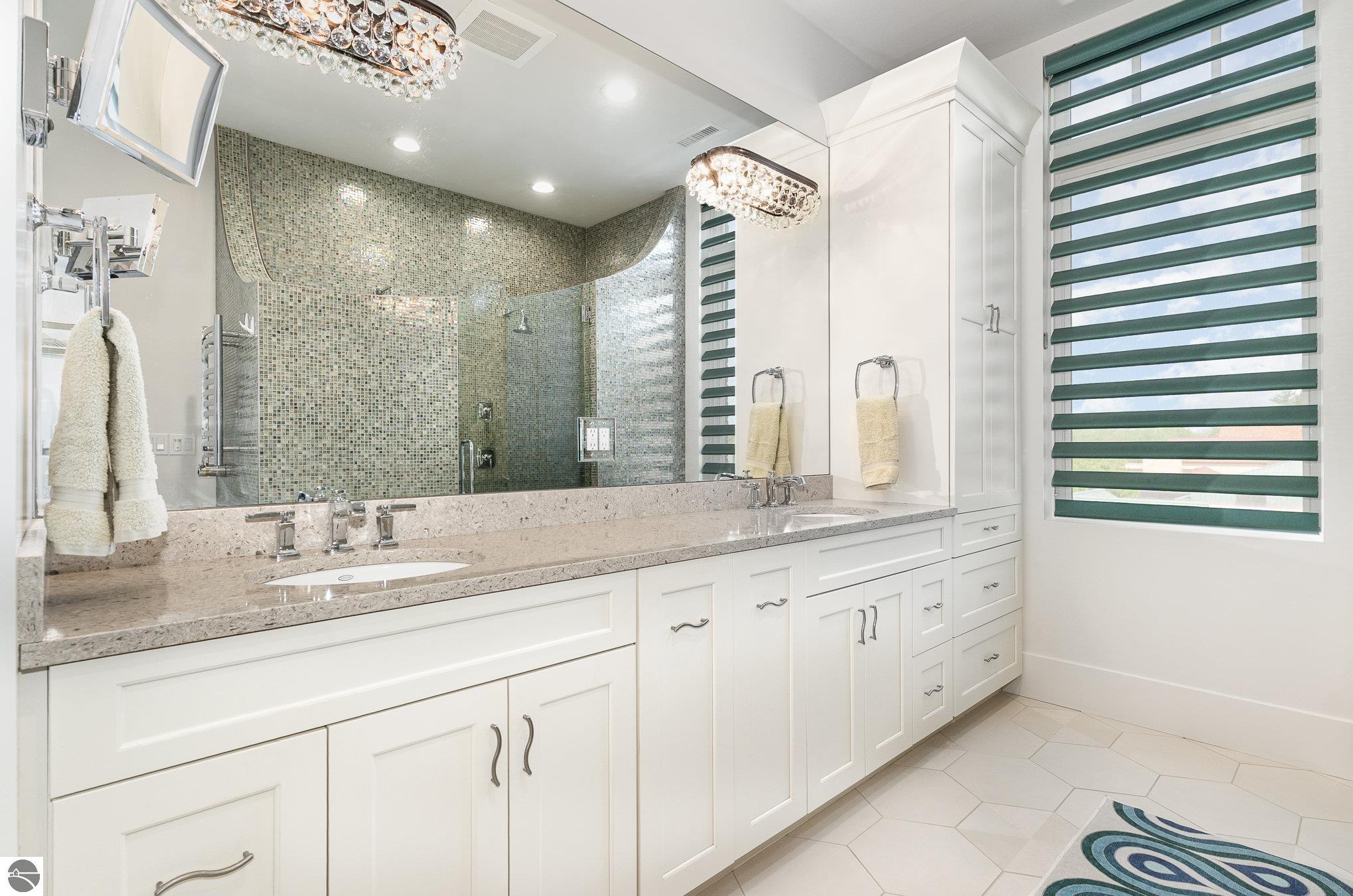 Midland, Michigan, 48640, United States, 2 Bedrooms Bedrooms, ,3 BathroomsBathrooms,Residential,For Sale,1870398
