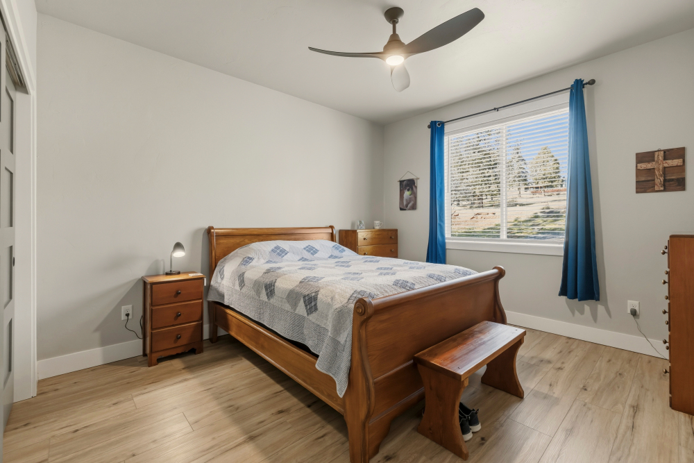 KLAMATH FALLS, Oregon, 97601, United States, 4 Bedrooms Bedrooms, ,3 BathroomsBathrooms,Residential,For Sale,2044065