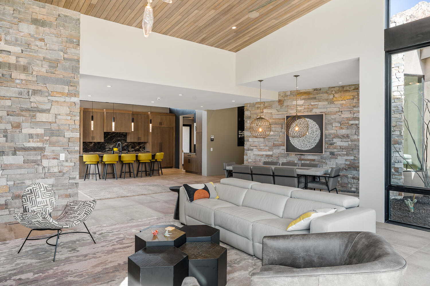 Springdale, Utah, 84767, United States, 4 Bedrooms Bedrooms, ,Residential,For Sale,1991496