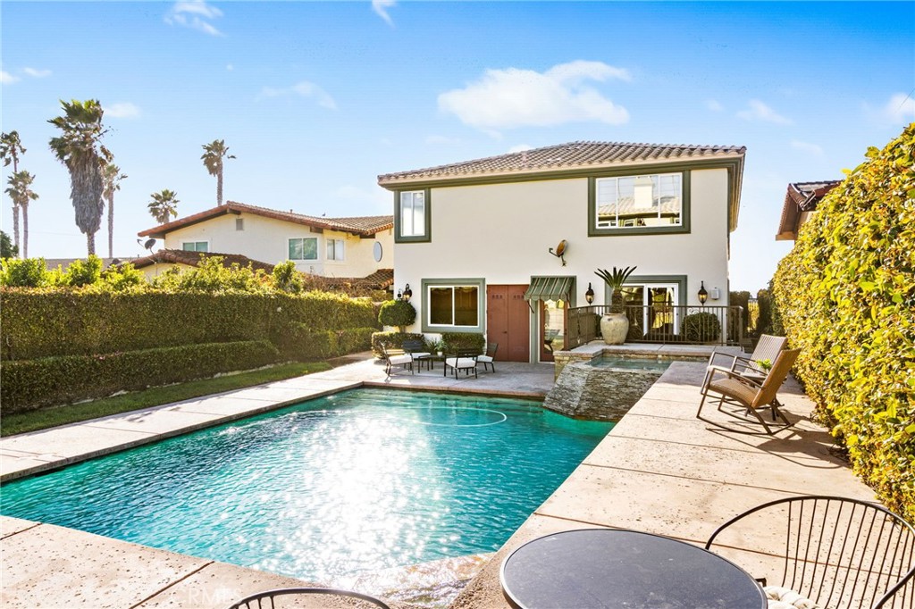 San Diego, California, 92107, United States, 6 Bedrooms Bedrooms, ,5 BathroomsBathrooms,Residential,For Sale,1843009