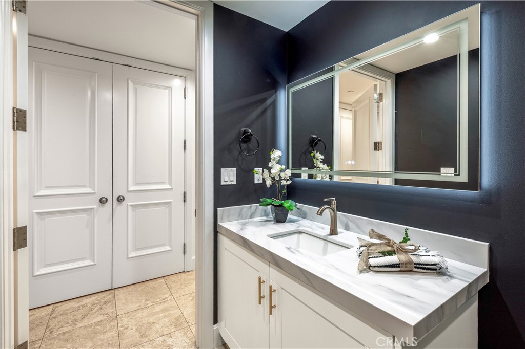 Irvine, California, 92612, United States, 2 Bedrooms Bedrooms, ,2 BathroomsBathrooms,Residential,For Sale,1989675