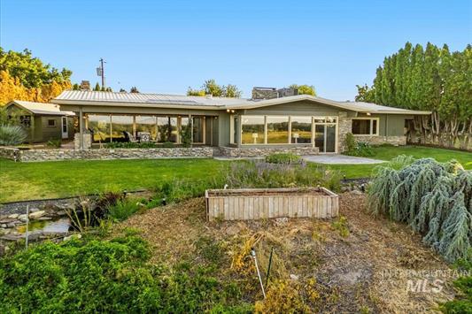 Caldwell, Idaho, 83605, United States, 2 Bedrooms Bedrooms, ,3 BathroomsBathrooms,Residential,For Sale,1979980