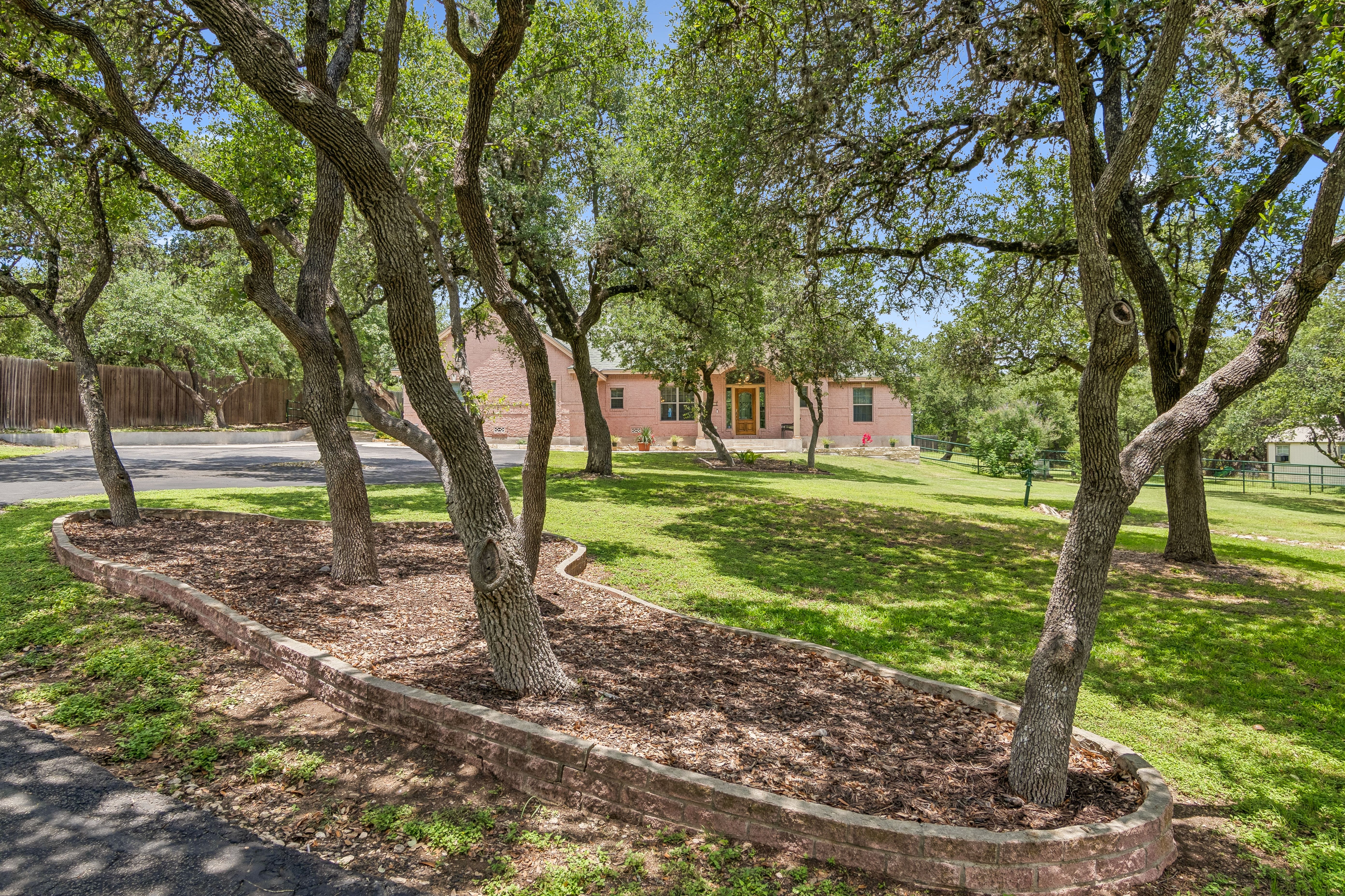  Pool, Pavilion & Peaceful Hill Country Living - 物件實景
