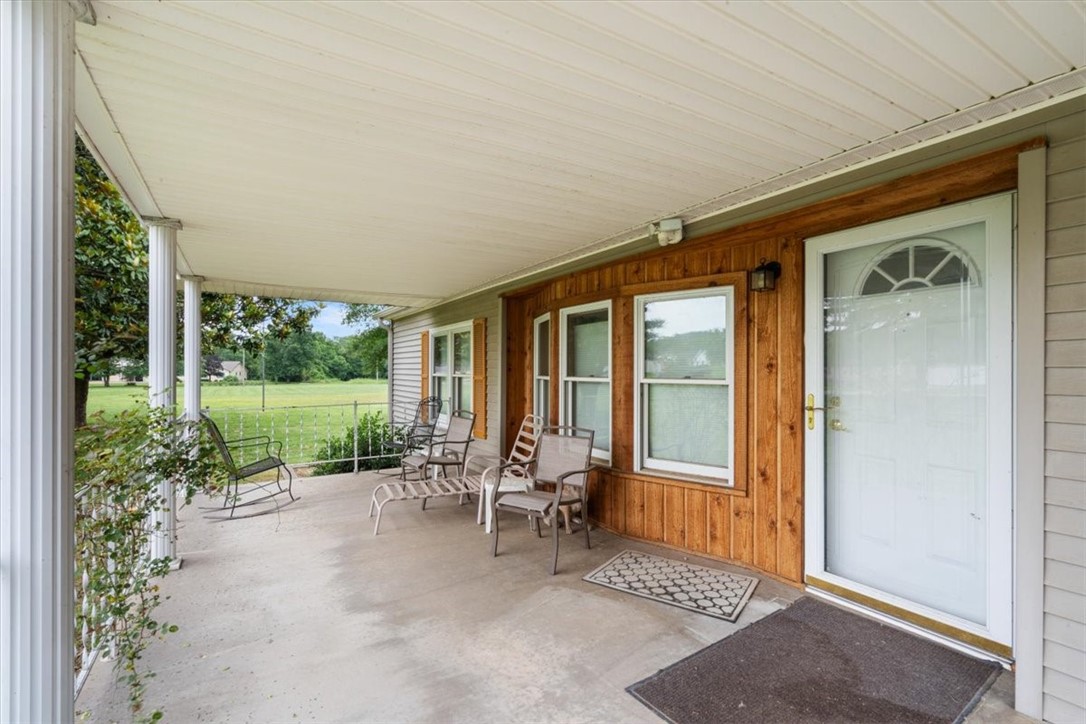 Anderson, Missouri, 64831, United States, 3 Bedrooms Bedrooms, ,2 BathroomsBathrooms,Residential,For Sale,1866248