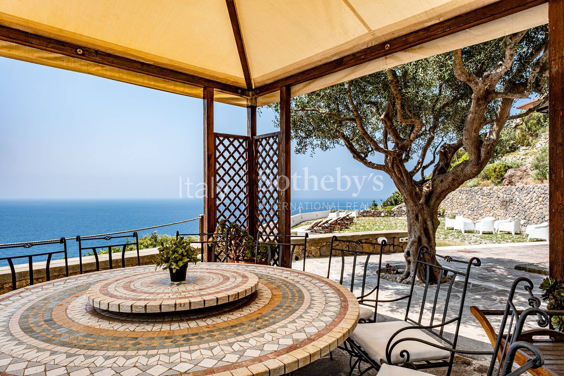  Charming seafront villa in Punta Caruso - 物件實景