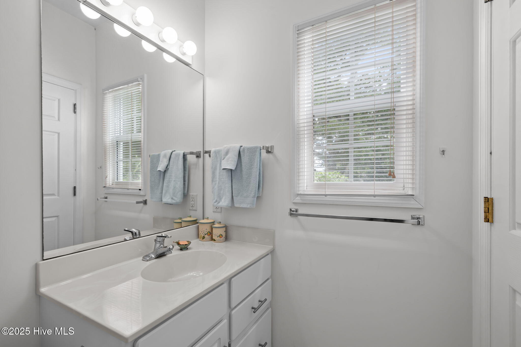 Emerald Isle, North Carolina, 28594, United States, 4 Bedrooms Bedrooms, ,6 BathroomsBathrooms,Residential,For Sale,1927428