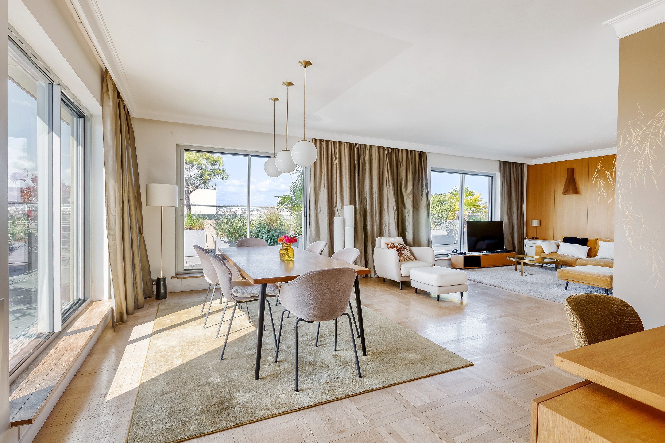  FOR SALE - Top-floor 