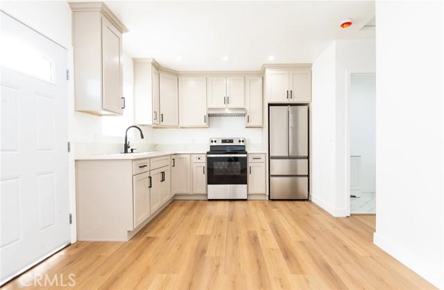 Los Angeles, California, 90001, United States, 5 Bedrooms Bedrooms, ,5 BathroomsBathrooms,Residential,For Sale,2009948