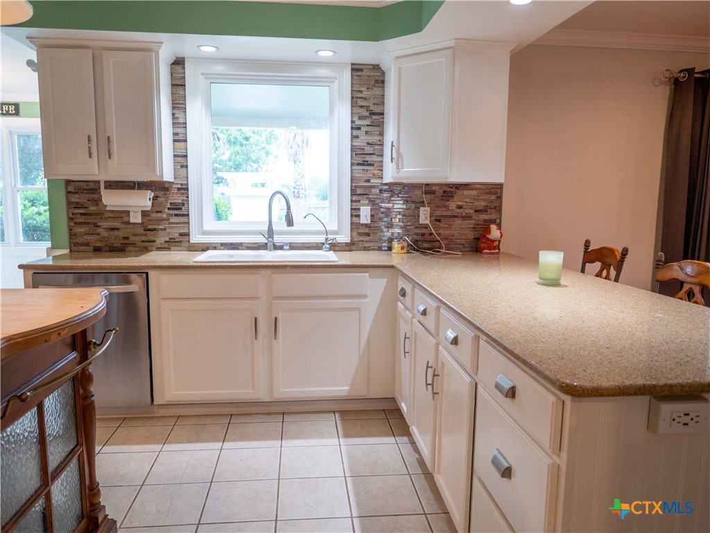 Victoria, Texas, 77905, United States, 5 Bedrooms Bedrooms, ,4 BathroomsBathrooms,Residential,For Sale,1989033