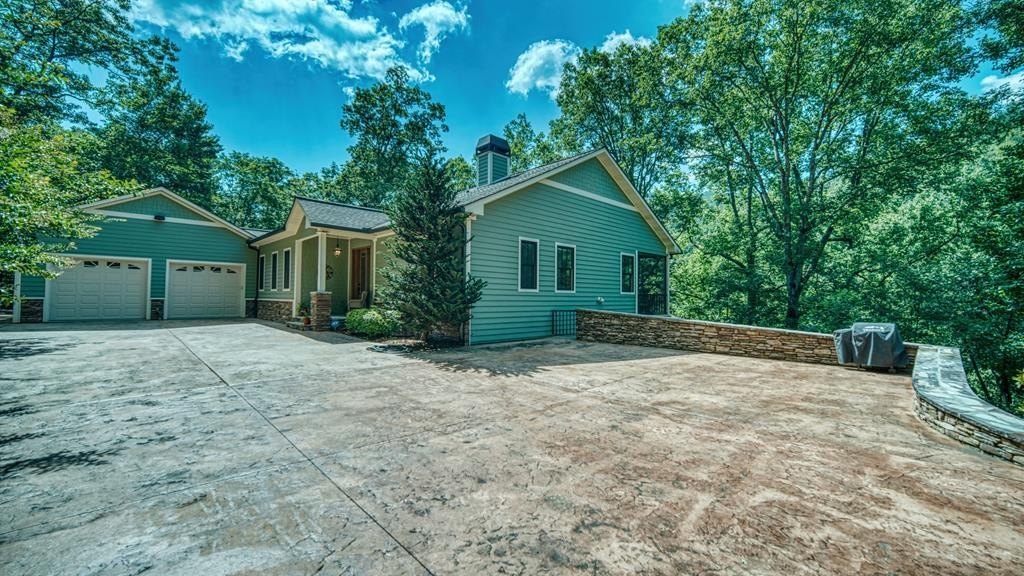 Hiawassee, Georgia, 30546, United States, 3 Bedrooms Bedrooms, ,5 BathroomsBathrooms,Residential,For Sale,1792070