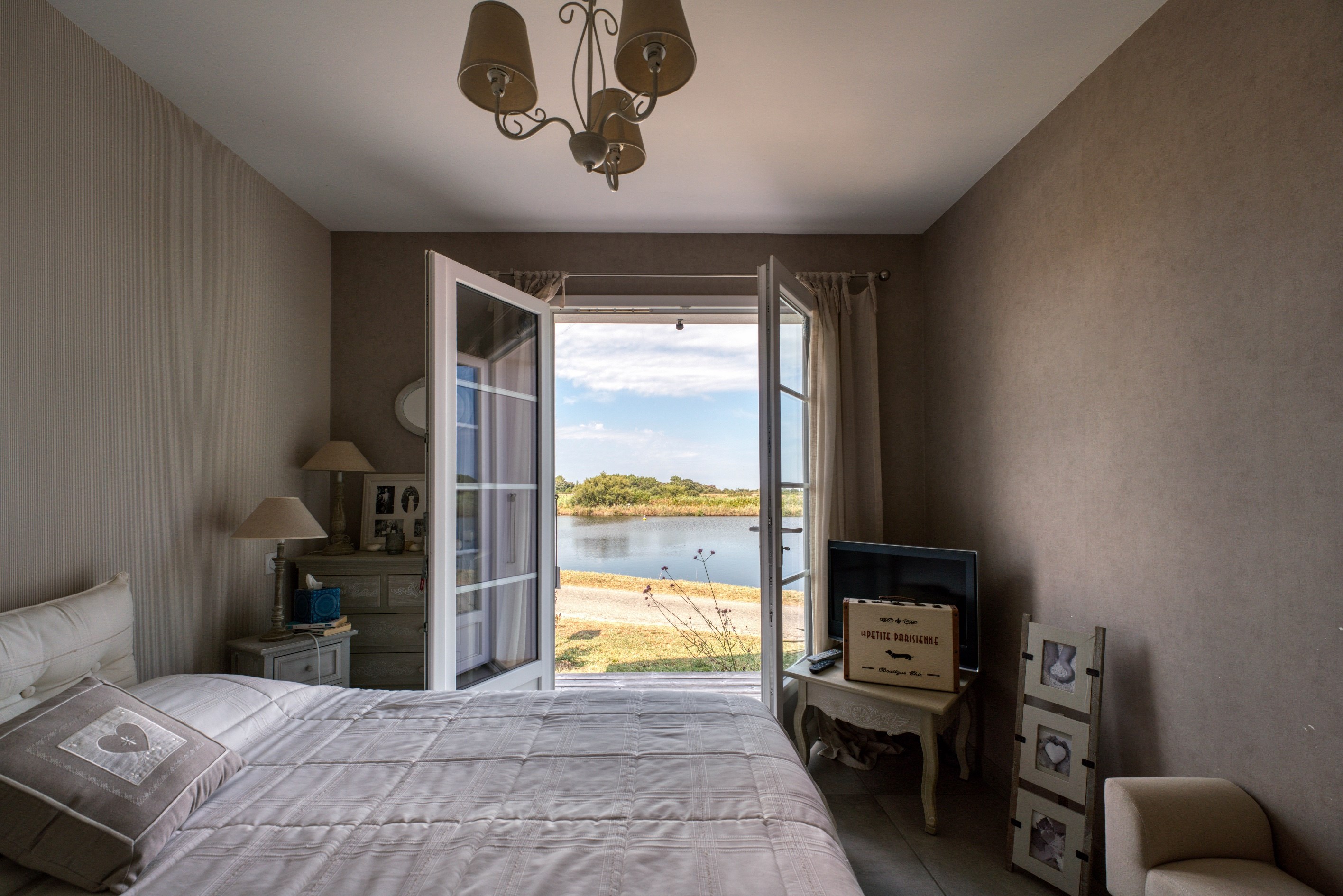  Between marshland and light, a haven of serenity on the Île d