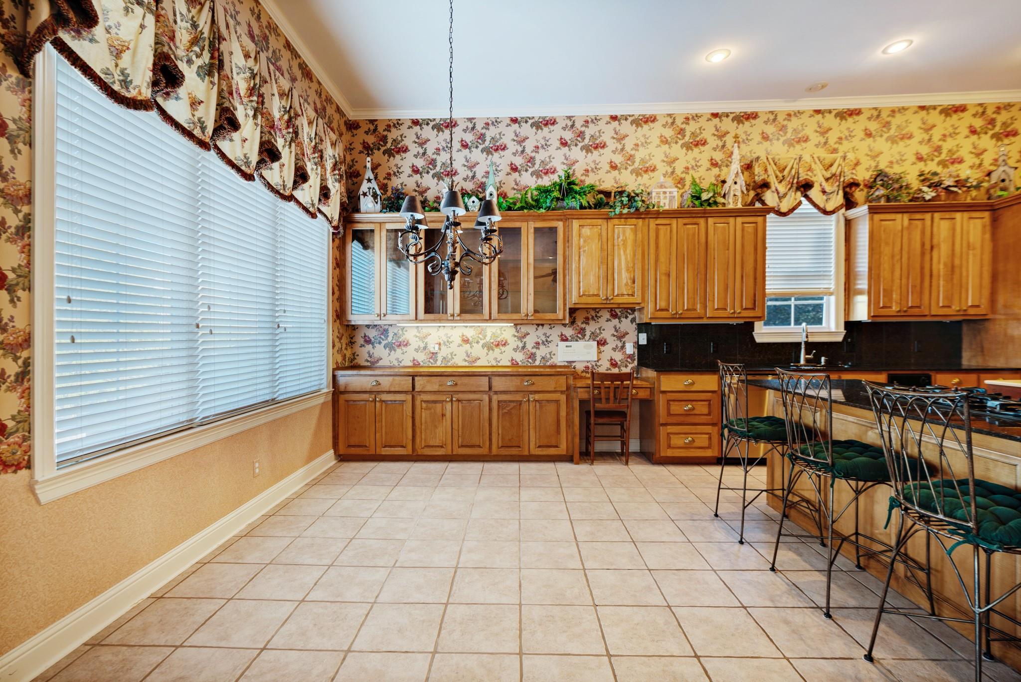 Paris, Texas, 75462, United States, 5 Bedrooms Bedrooms, ,5 BathroomsBathrooms,Residential,For Sale,1990827