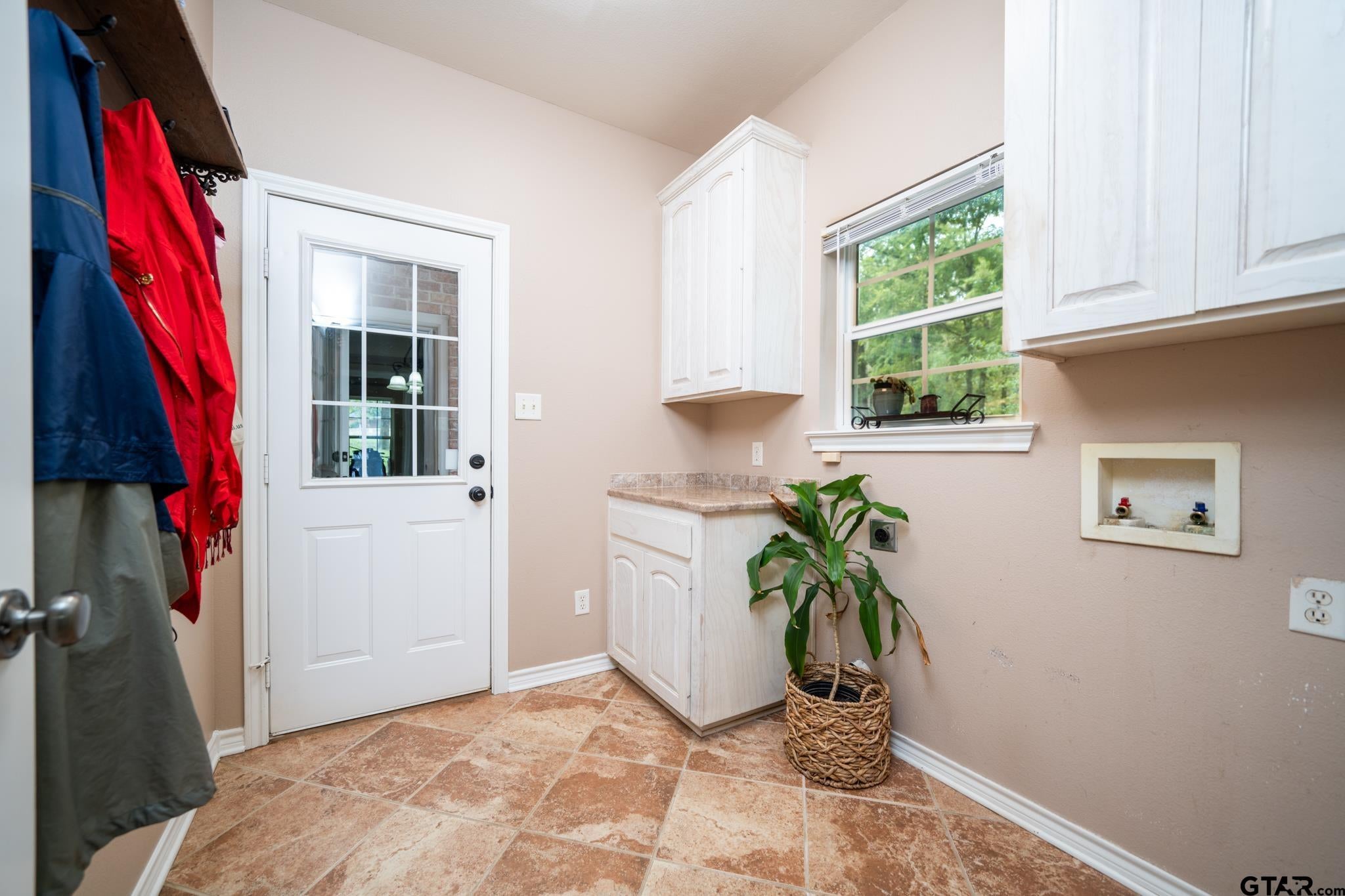 Pittsburg, Texas, 75686, United States, 4 Bedrooms Bedrooms, ,3 BathroomsBathrooms,Residential,For Sale,1839930