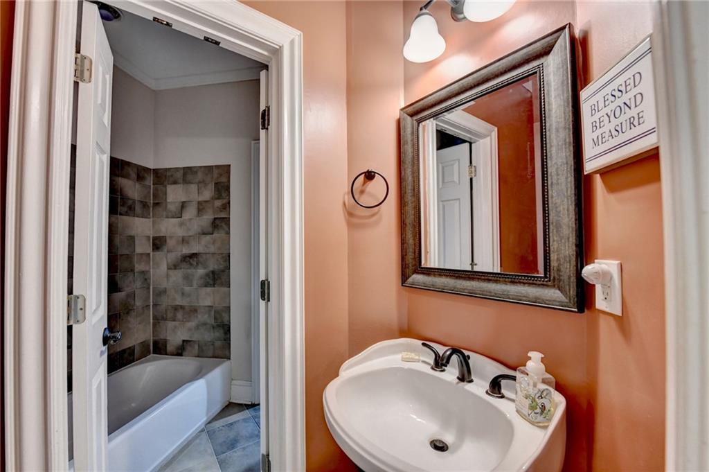 Canton, Georgia, 30115, United States, 6 Bedrooms Bedrooms, ,5 BathroomsBathrooms,Residential,For Sale,1975820