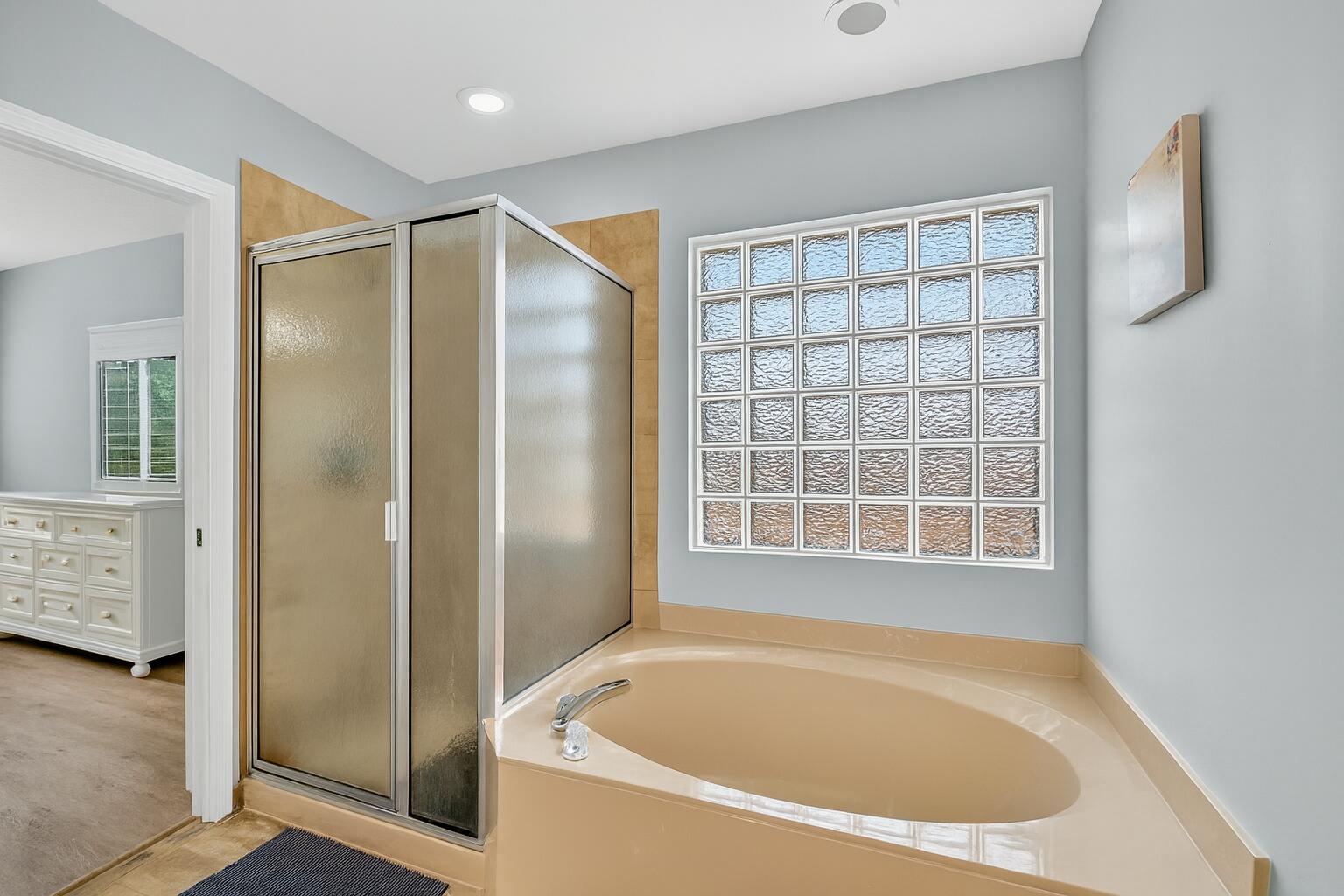 Lake Worth, Florida, 33463, United States, 4 Bedrooms Bedrooms, ,3 BathroomsBathrooms,Residential,For Sale,1995756