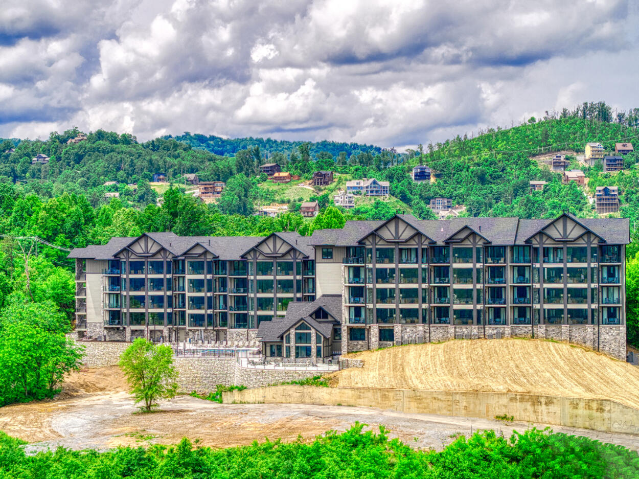 Gatlinburg, Tennessee, 37738, United States, 3 Bedrooms Bedrooms, ,4 BathroomsBathrooms,Residential,For Sale,2027383