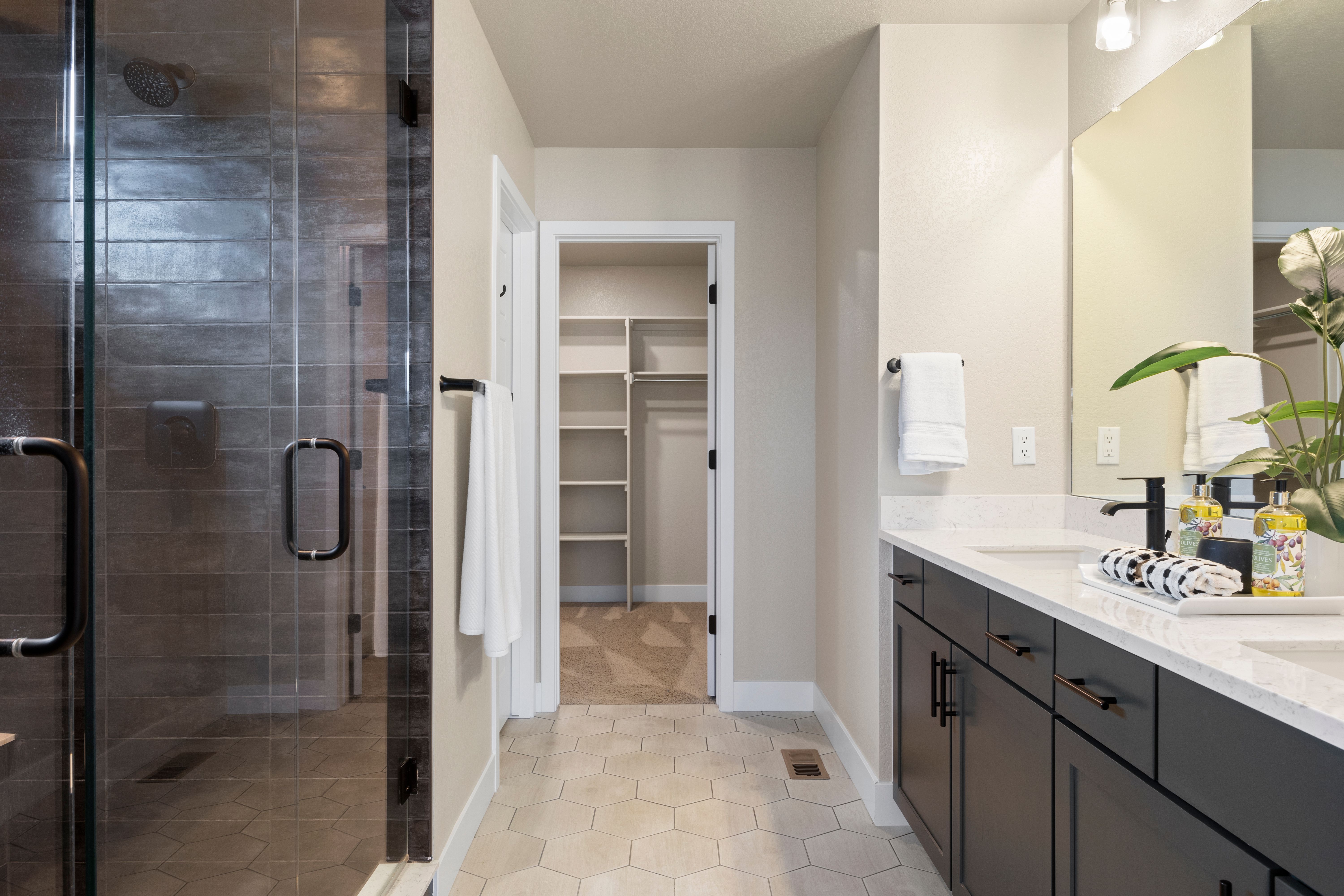  1556 Stablecross Drive, Castle Pines, CO, 80108 - 物件實景