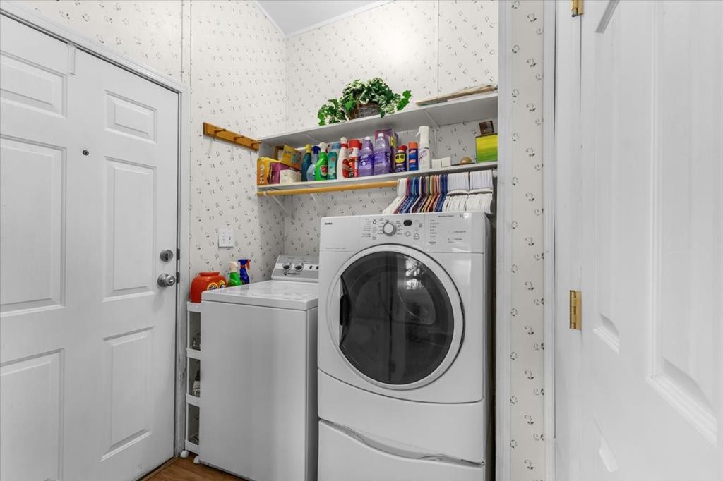 Weatherford, Texas, 76087, United States, 3 Bedrooms Bedrooms, ,2 BathroomsBathrooms,Residential,For Sale,2005705