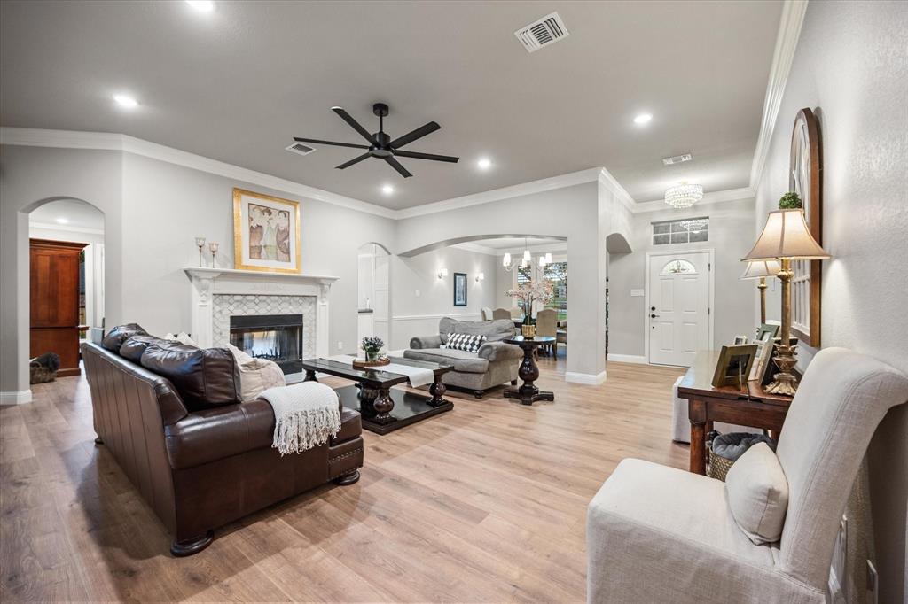 Weatherford, Texas, 76087, United States, 4 Bedrooms Bedrooms, ,4 BathroomsBathrooms,Residential,For Sale,1944722