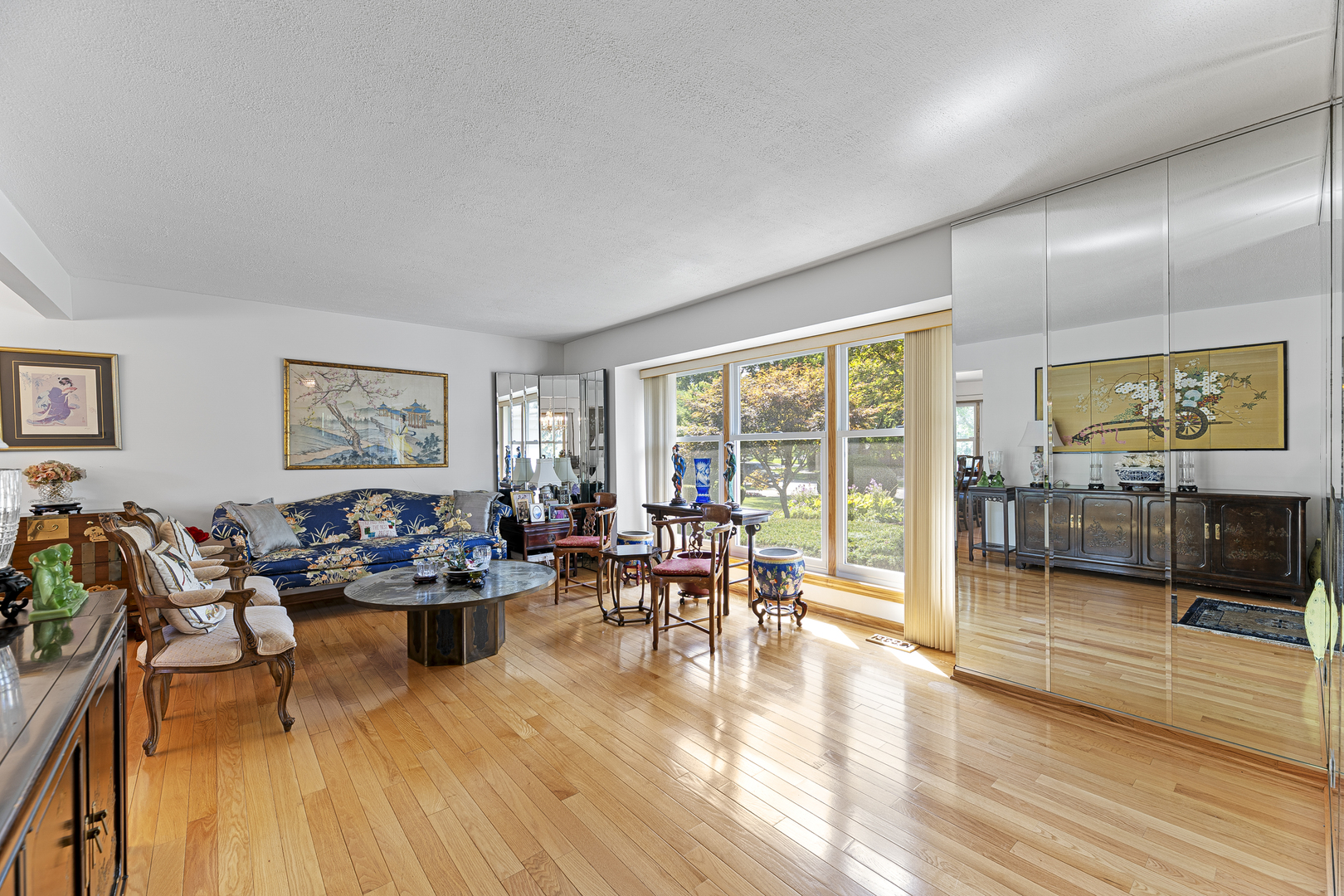 Glenview, Illinois, 60026, United States, 5 Bedrooms Bedrooms, ,3 BathroomsBathrooms,Residential,For Sale,1940344