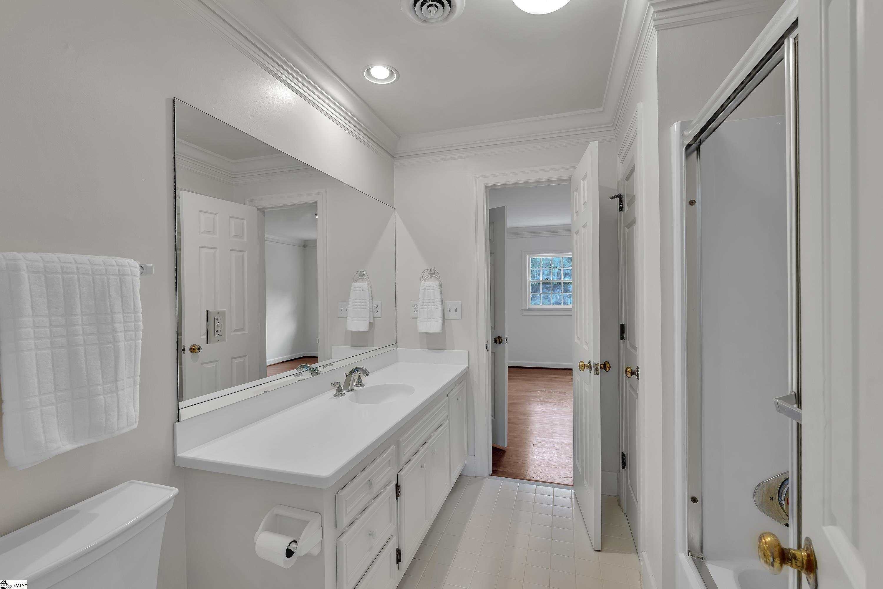 Greenville, South Carolina, 29607, United States, 6 Bedrooms Bedrooms, ,5 BathroomsBathrooms,Residential,For Sale,1901352
