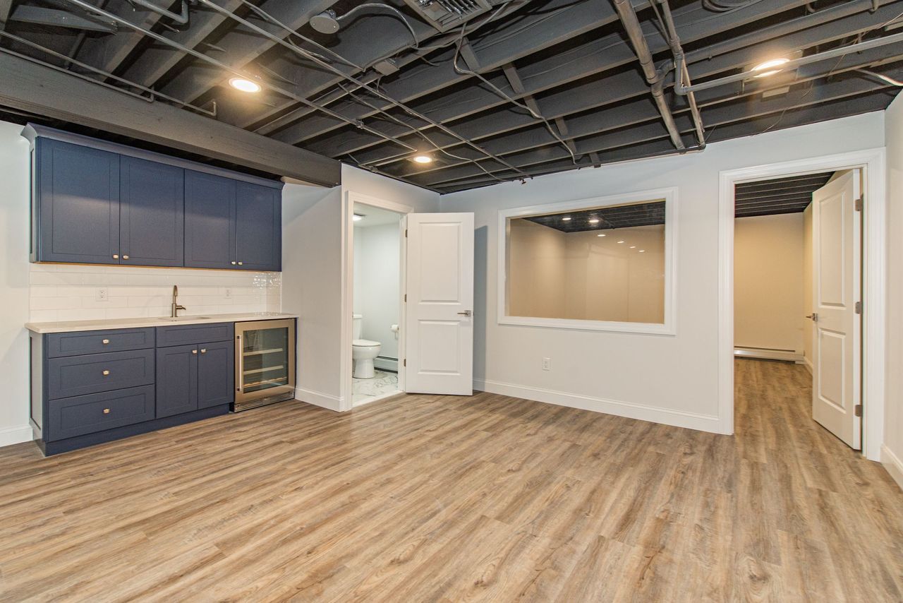 Fairfield, New Jersey, 07004, United States, 4 Bedrooms Bedrooms, ,5 BathroomsBathrooms,Residential,For Sale,2005992