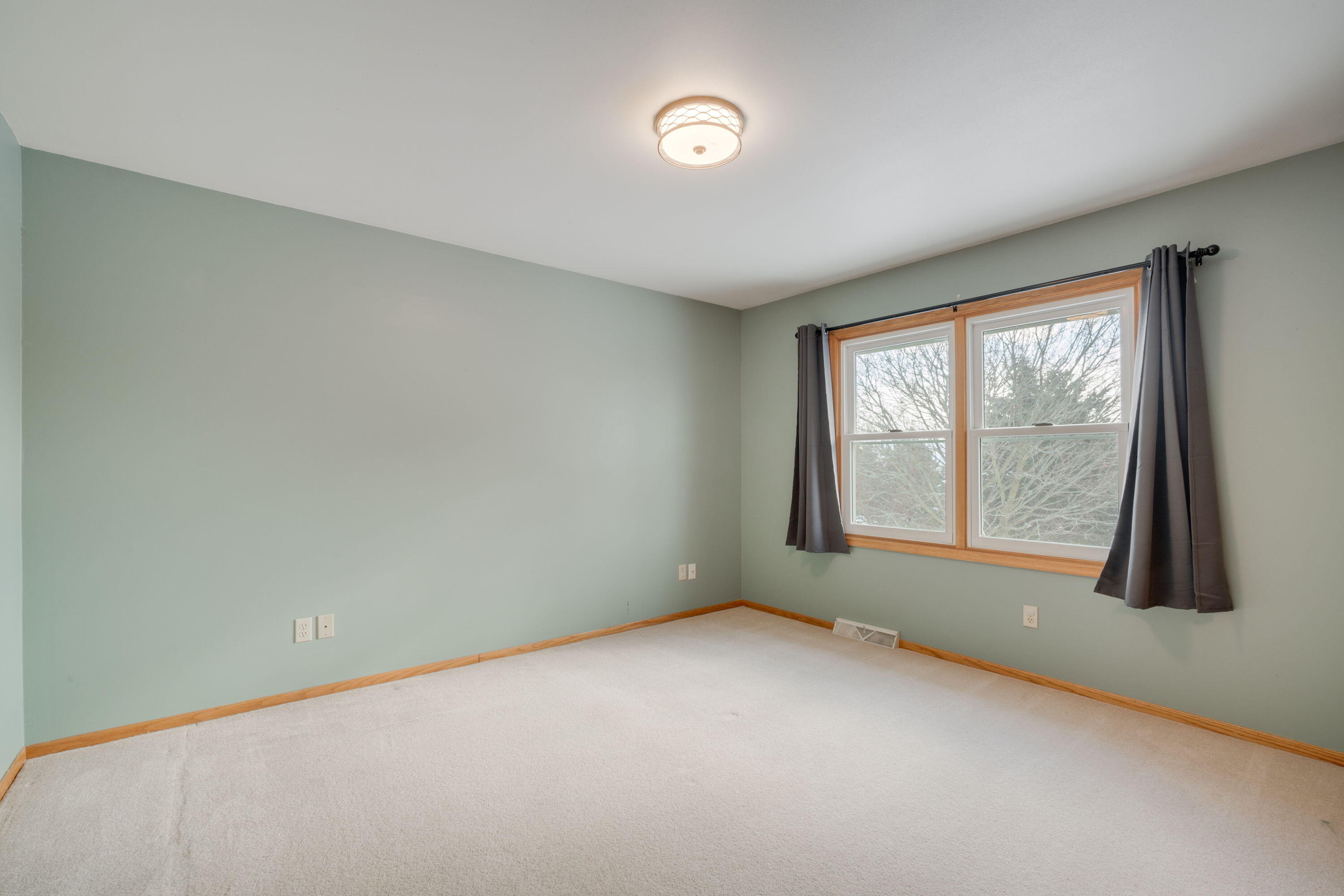 Saukville, Wisconsin, 53080, United States, 3 Bedrooms Bedrooms, ,4 BathroomsBathrooms,Residential,For Sale,2012591