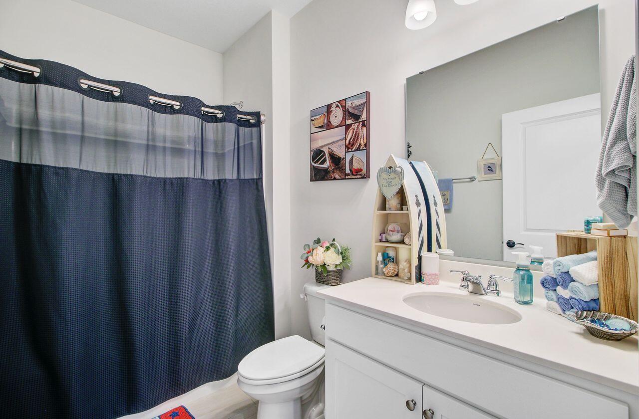 Johns Island, South Carolina, 29455, United States, 4 Bedrooms Bedrooms, ,2 BathroomsBathrooms,Residential,For Sale,1967653