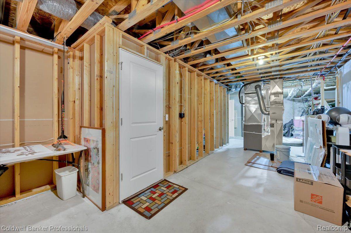 Oxford, Michigan, 48371, United States, 5 Bedrooms Bedrooms, ,4 BathroomsBathrooms,Residential,For Sale,1940303