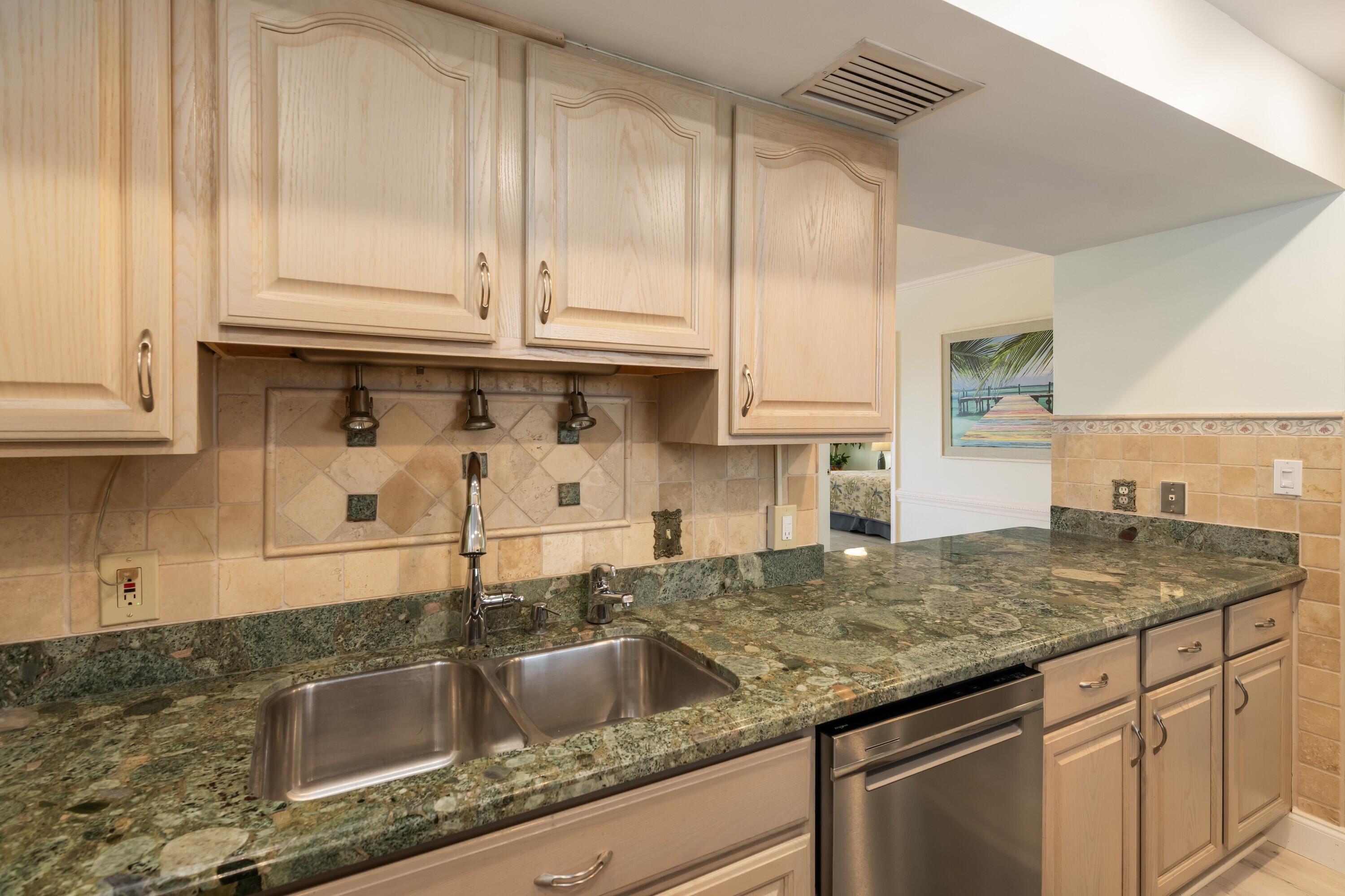 MARATHON, Florida, 33050, United States, 3 Bedrooms Bedrooms, ,2 BathroomsBathrooms,Residential,For Sale,2001809