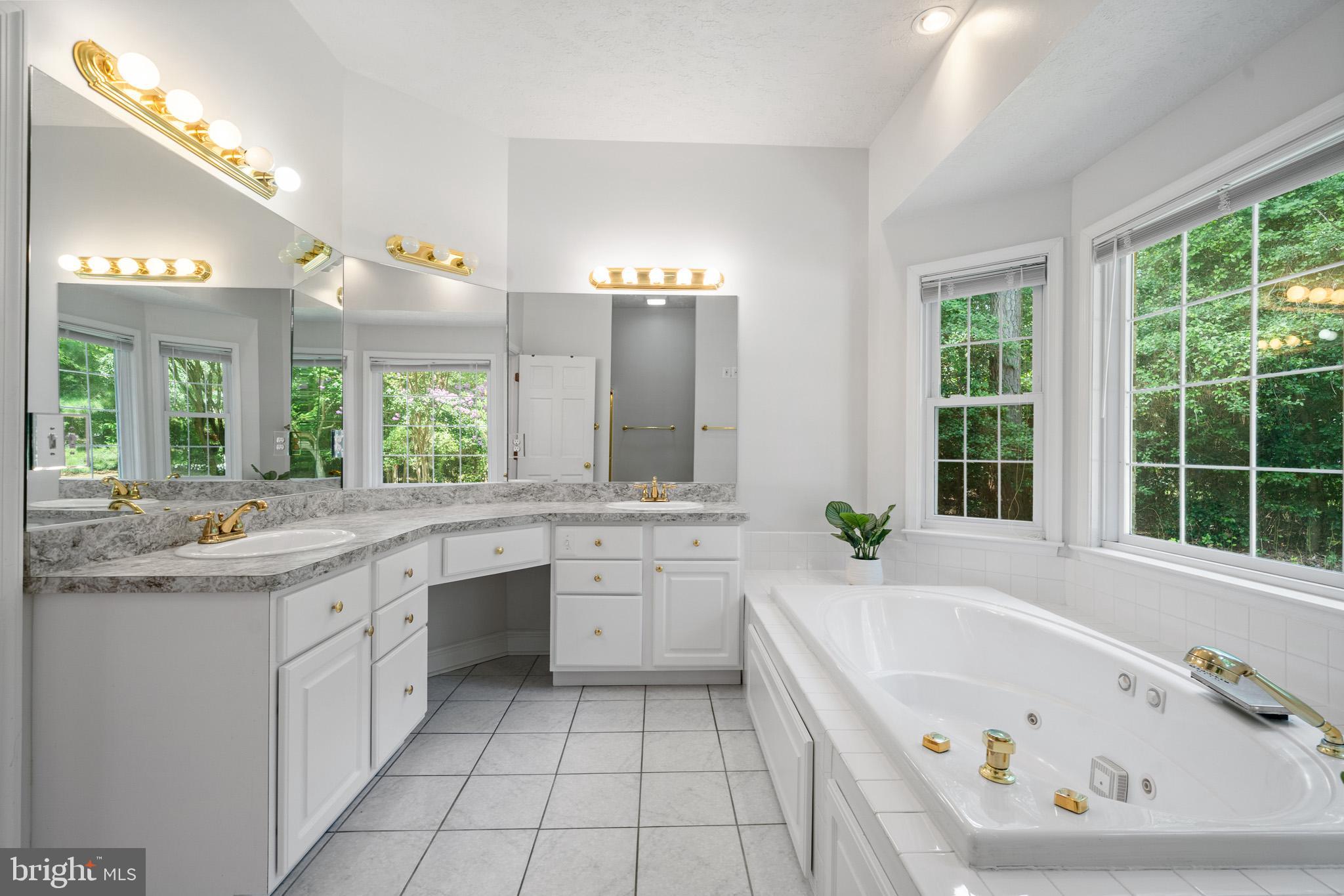 Issue, Maryland, 20645, United States, 5 Bedrooms Bedrooms, ,5 BathroomsBathrooms,Residential,For Sale,1912917