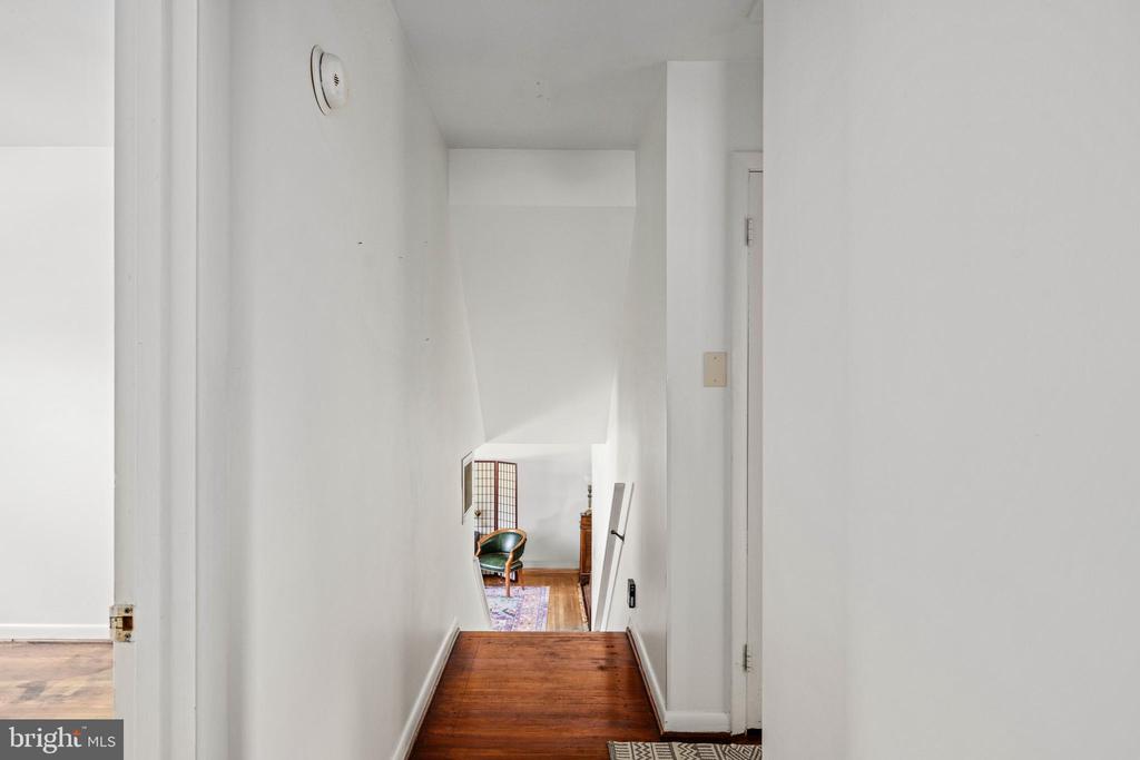 Alexandria, Virginia, 22308, United States, 4 Bedrooms Bedrooms, ,3 BathroomsBathrooms,Residential,For Sale,1921222