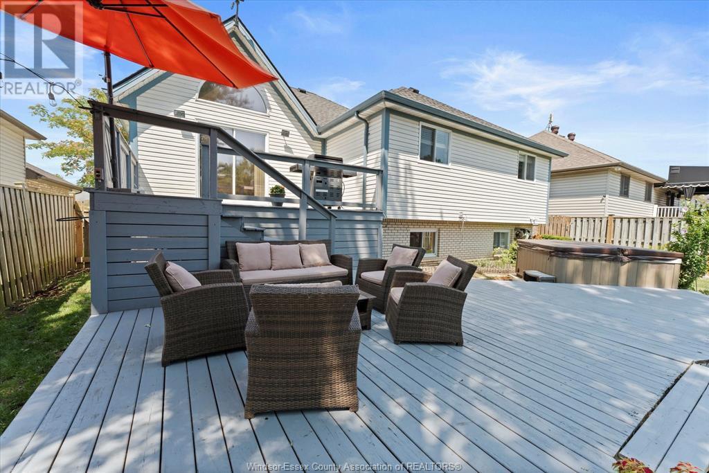 TECUMSEH, Ontario, N8N 4T1, CA, 5 Bedrooms Bedrooms, ,2 BathroomsBathrooms,Residential,For Sale,1902175