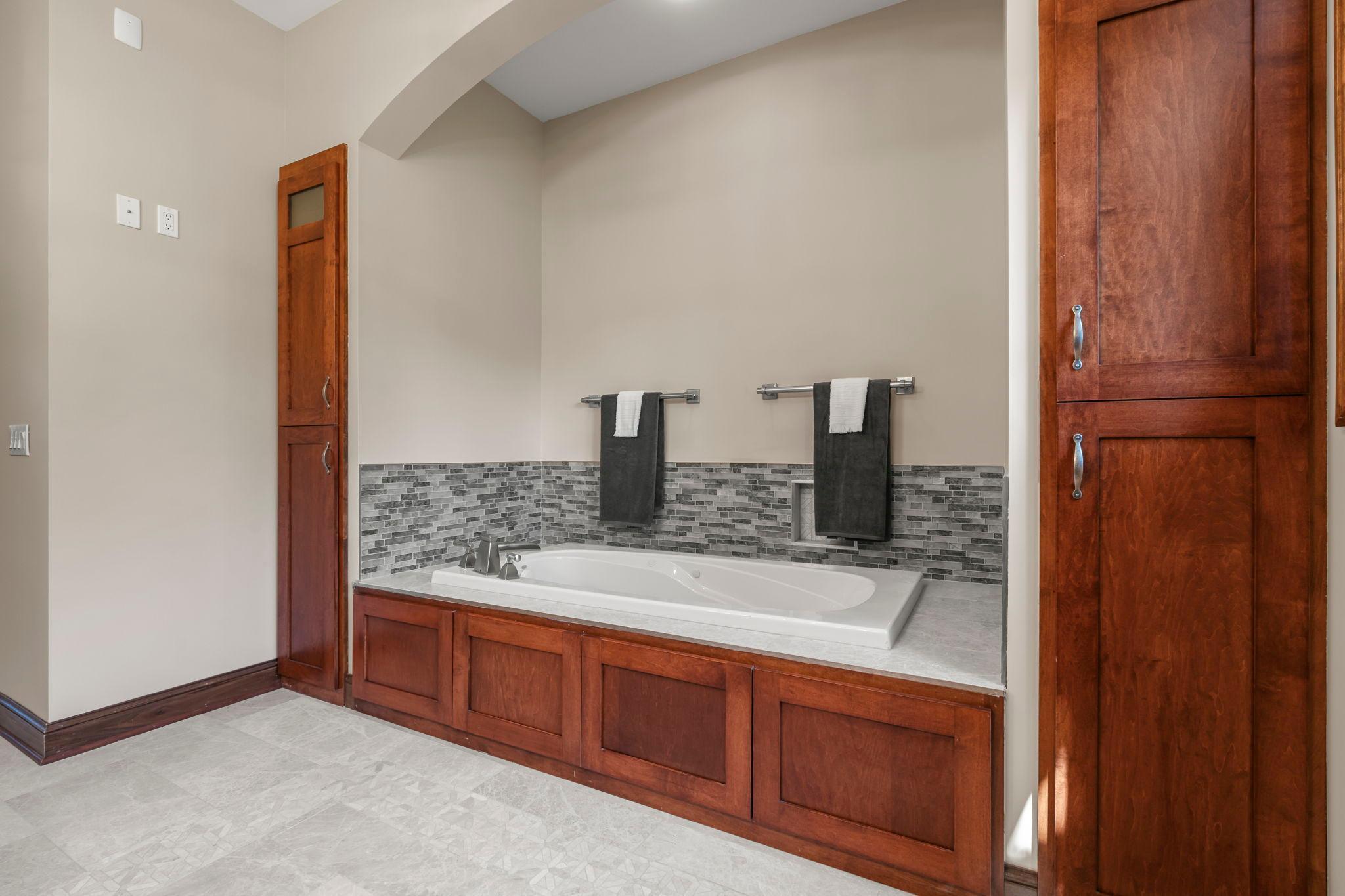 Excelsior, Minnesota, 55331, United States, 5 Bedrooms Bedrooms, ,5 BathroomsBathrooms,Residential,For Sale,1941701