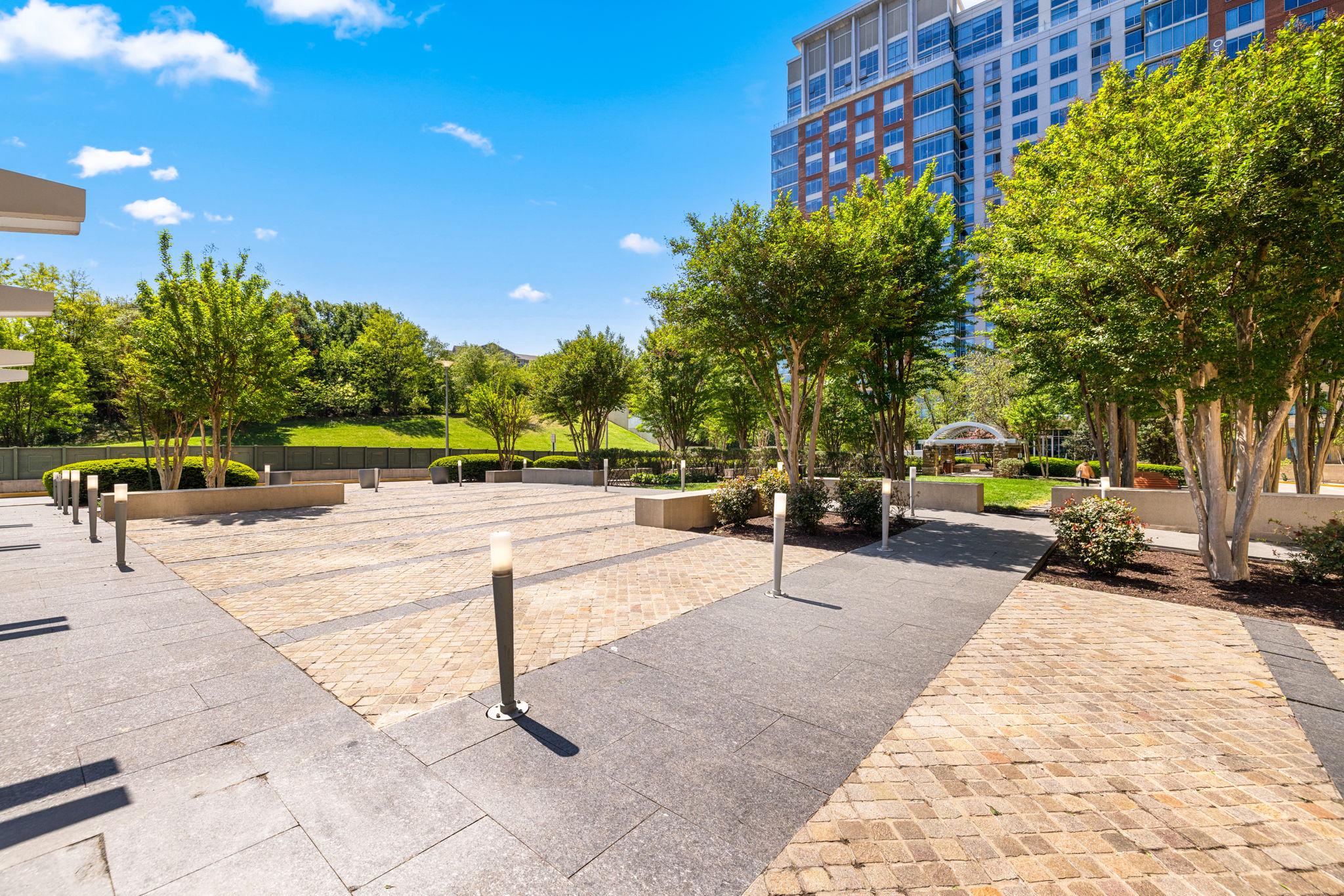  8220 Crestwood Heights Drive, Mclean, VA, 22102 - 物件實景