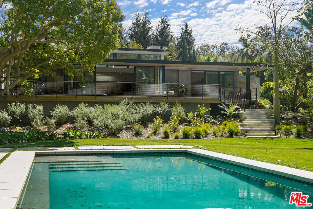 Malibu, California, 90265, United States, 4 Bedrooms Bedrooms, ,3 BathroomsBathrooms,Residential,For Sale,1917899