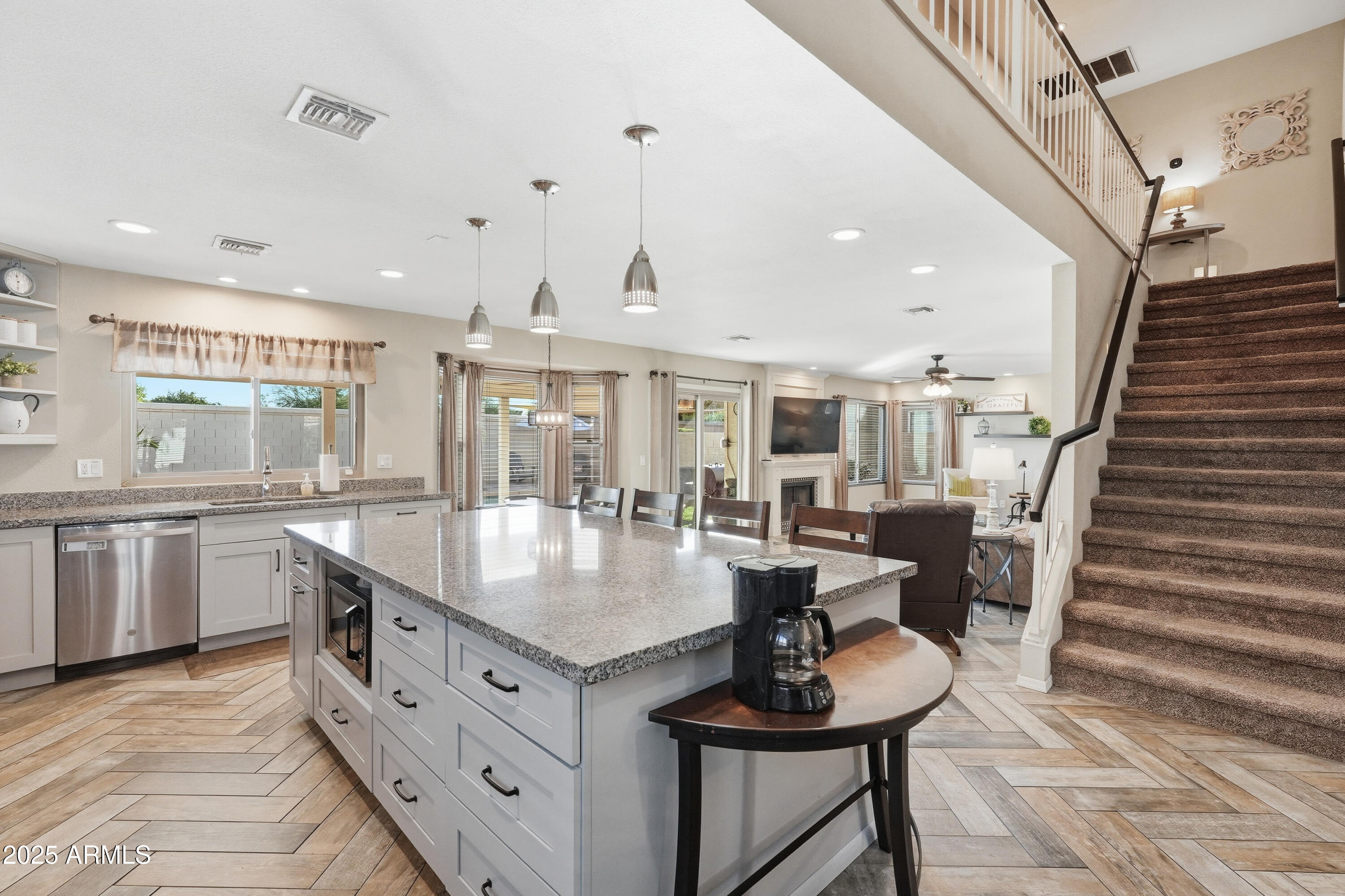 Gilbert, Arizona, 85234, United States, 4 Bedrooms Bedrooms, ,3 BathroomsBathrooms,Residential,For Sale,1997070