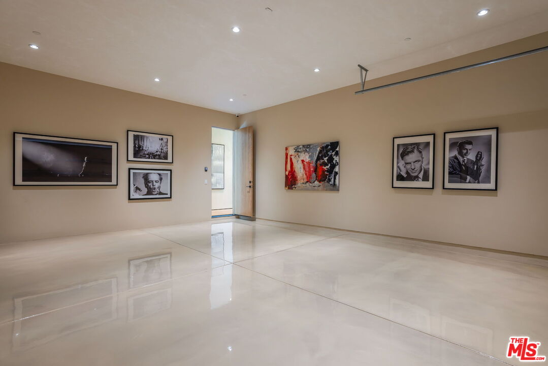 Los Angeles, California, 90024, United States, 8 Bedrooms Bedrooms, ,9 BathroomsBathrooms,Residential,For Sale,1907204