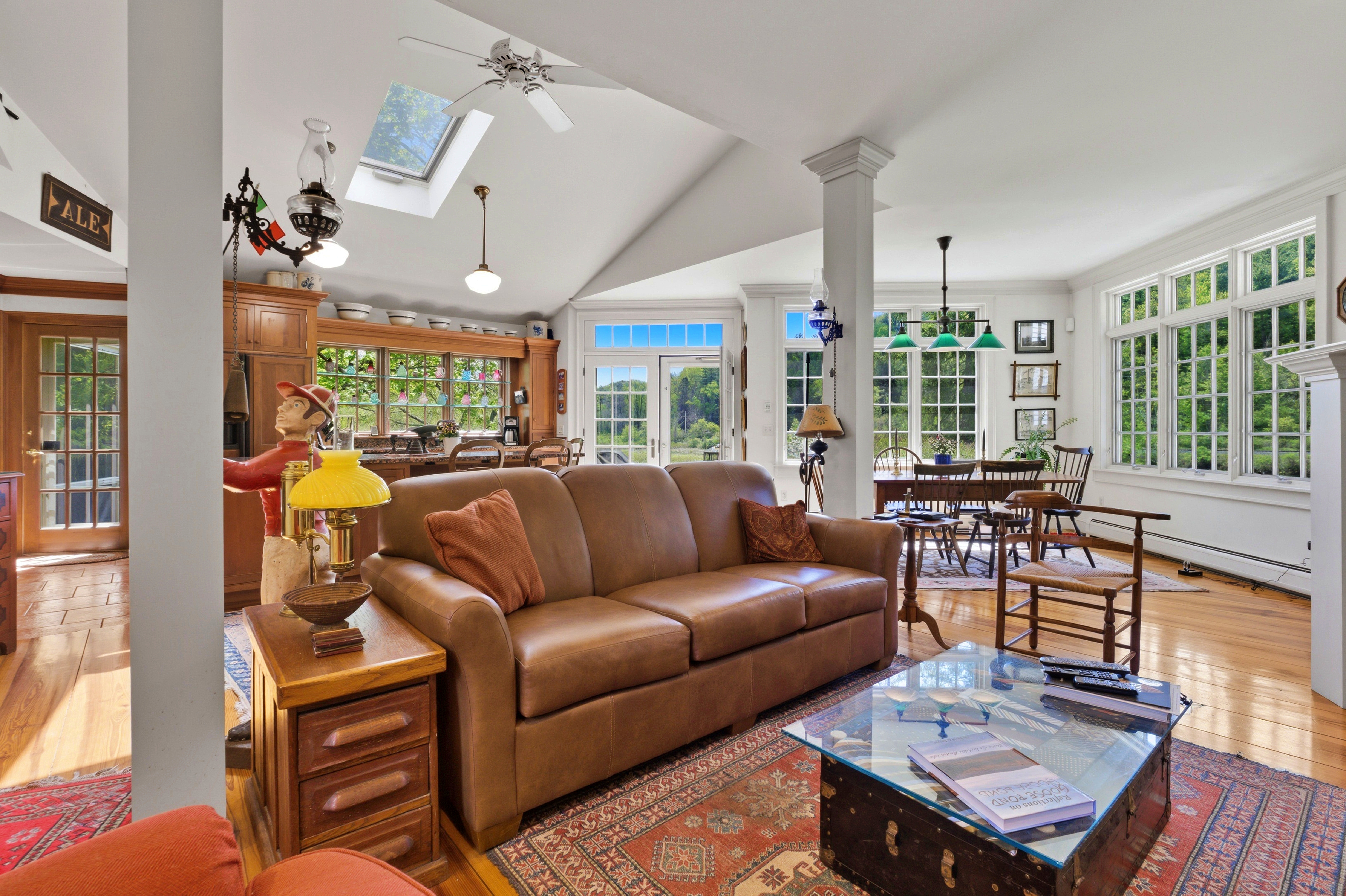  Historic Riverfront Gem with Mountain Views in Lee - 物件實景