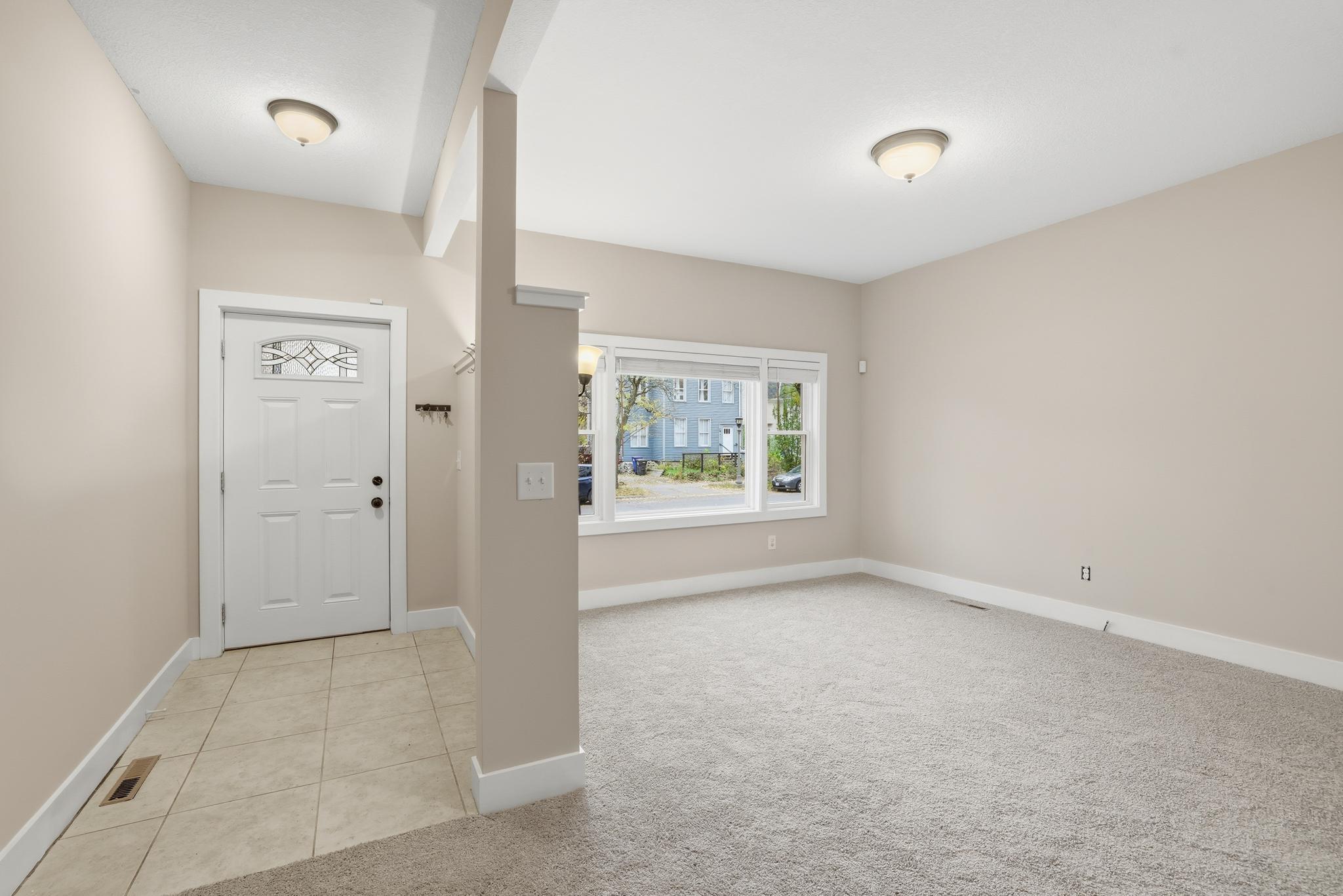 Saint Paul, Minnesota, 55102, United States, ,Residential,For Sale,1989124