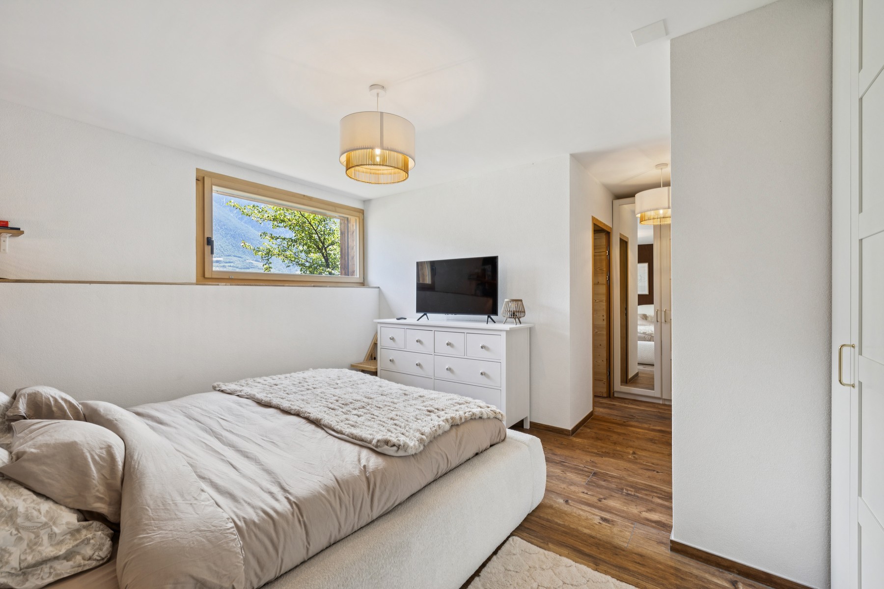  Exceptional triplex apartment in the heart of Saillon