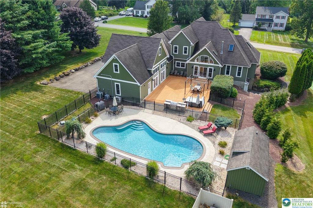 Stroudsburg, Pennsylvania, 18360-6926, United States, 7 Bedrooms Bedrooms, ,4 BathroomsBathrooms,Residential,For Sale,1904497
